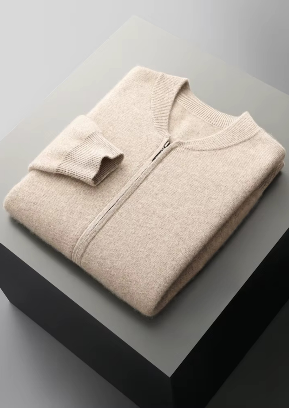 Pure Extra-Fine Merino Wool V-Neck Cardigan | Arventti