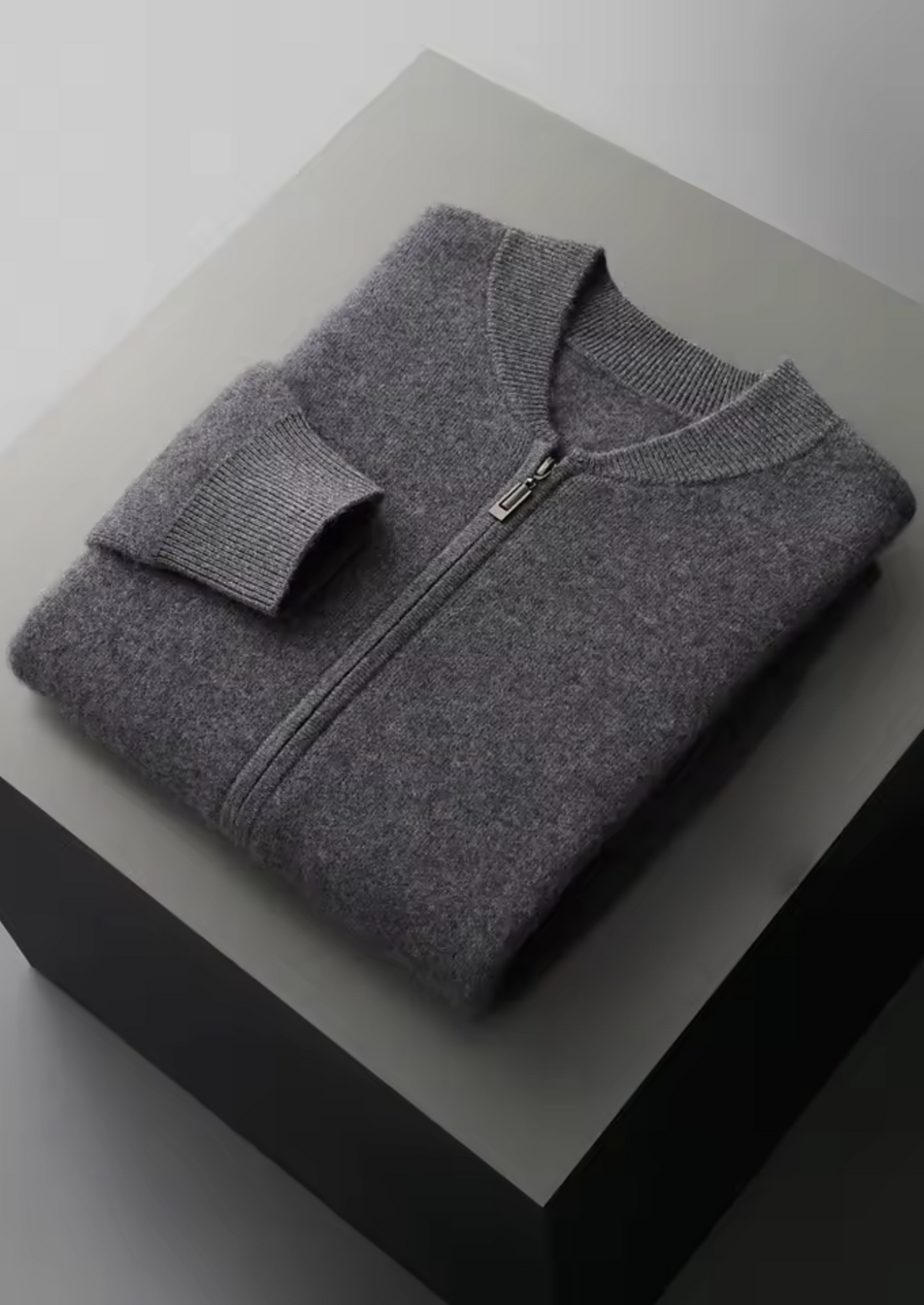 Pure Extra-Fine Merino Wool Dark Gray Falconi Set | Arventti