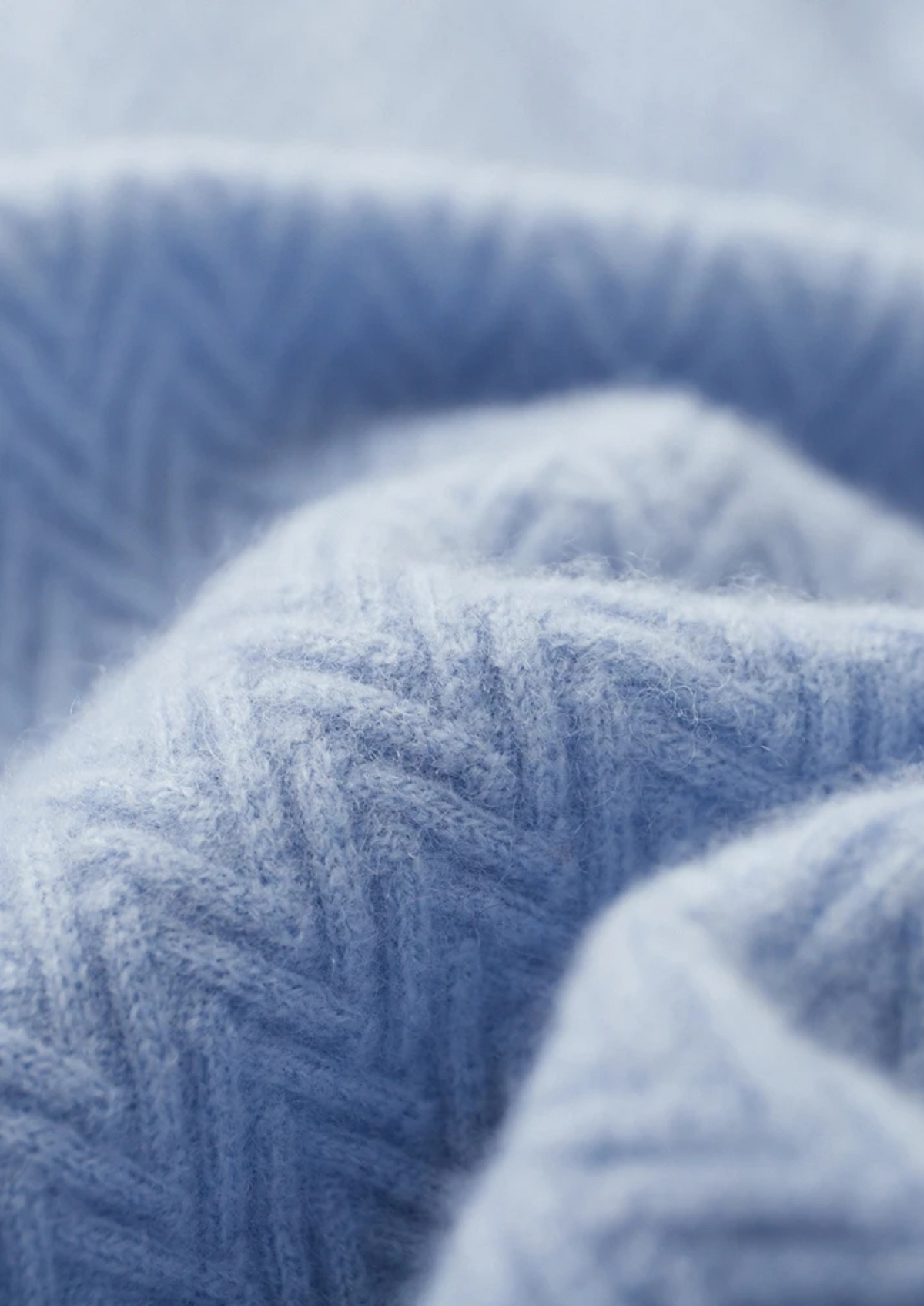 Premium Cashmere Zigzag Button Sweater | Arventti