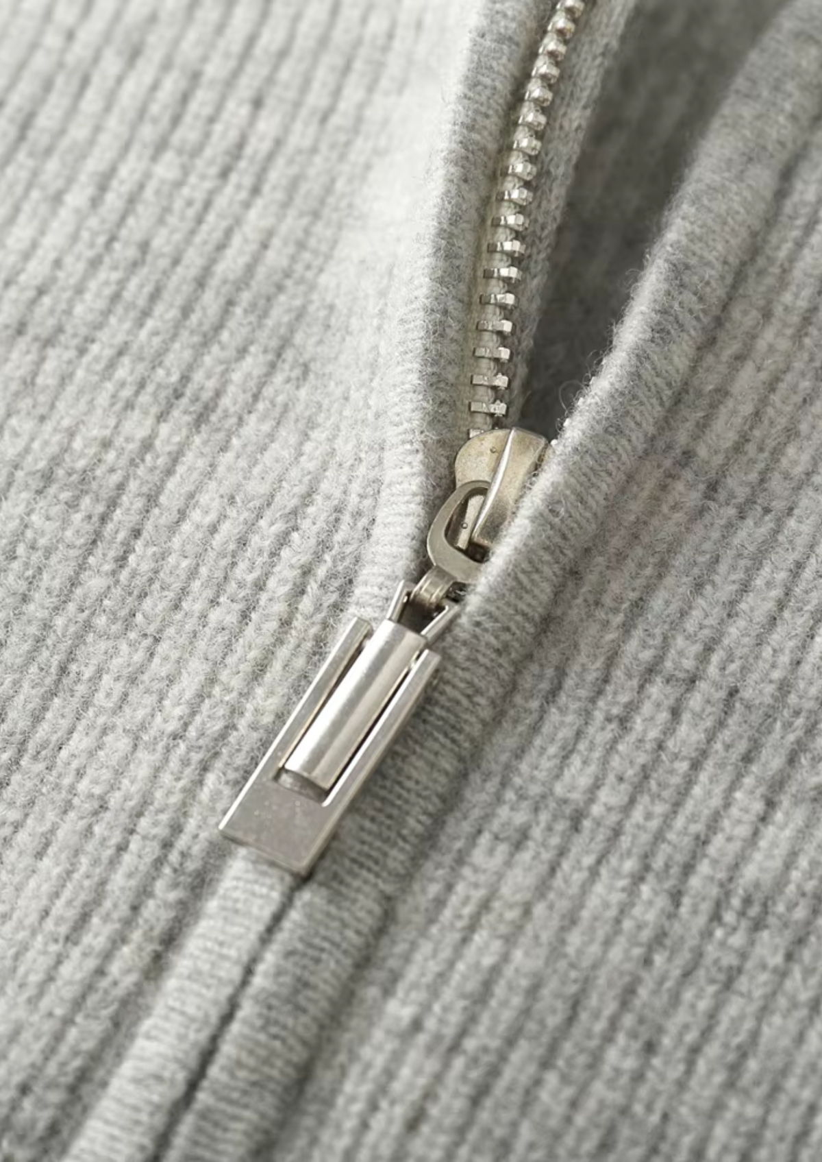 Pure Extra-Fine Merino Wool Ribbed Zip Hoodie | Arventti