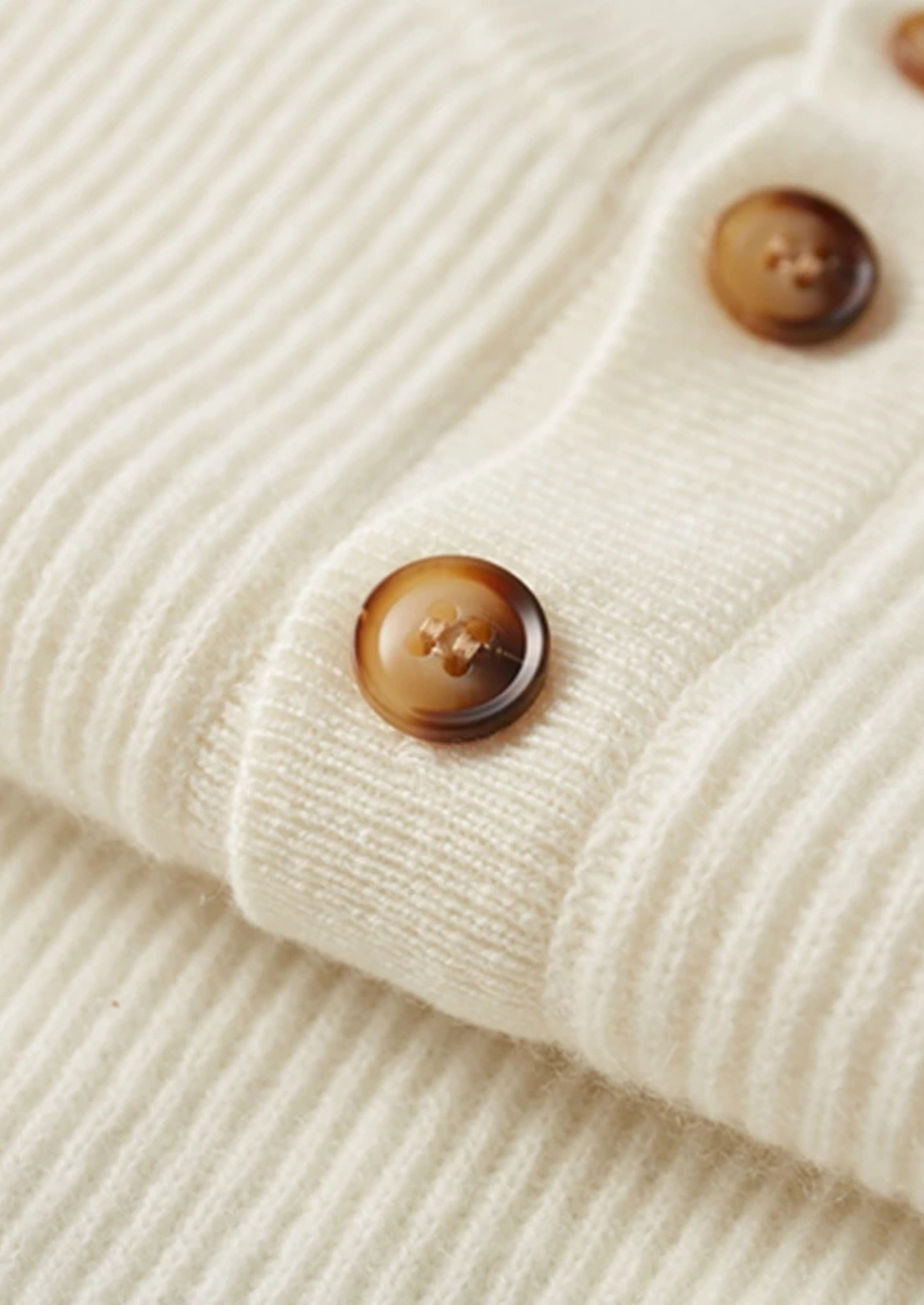 Premium Cashmere Classic Ribbed Henley Sweater | Arventti