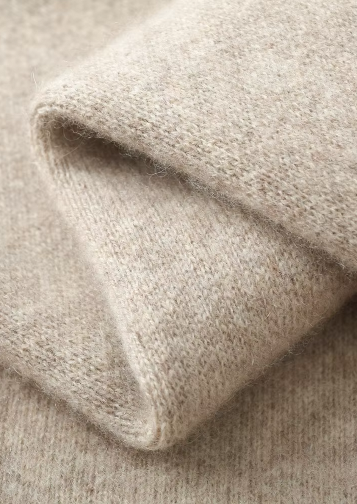 Pure Extra-Fine Merino Wool V-Neck Cardigan | Arventti