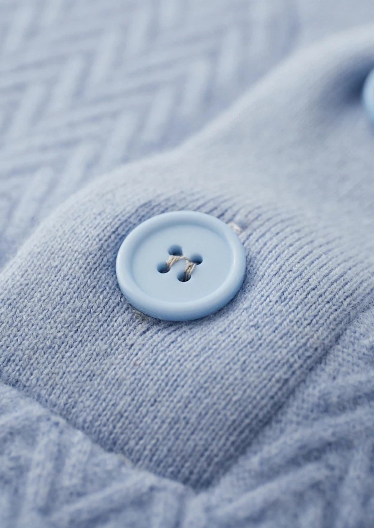 Premium Cashmere Zigzag Button Sweater | Arventti
