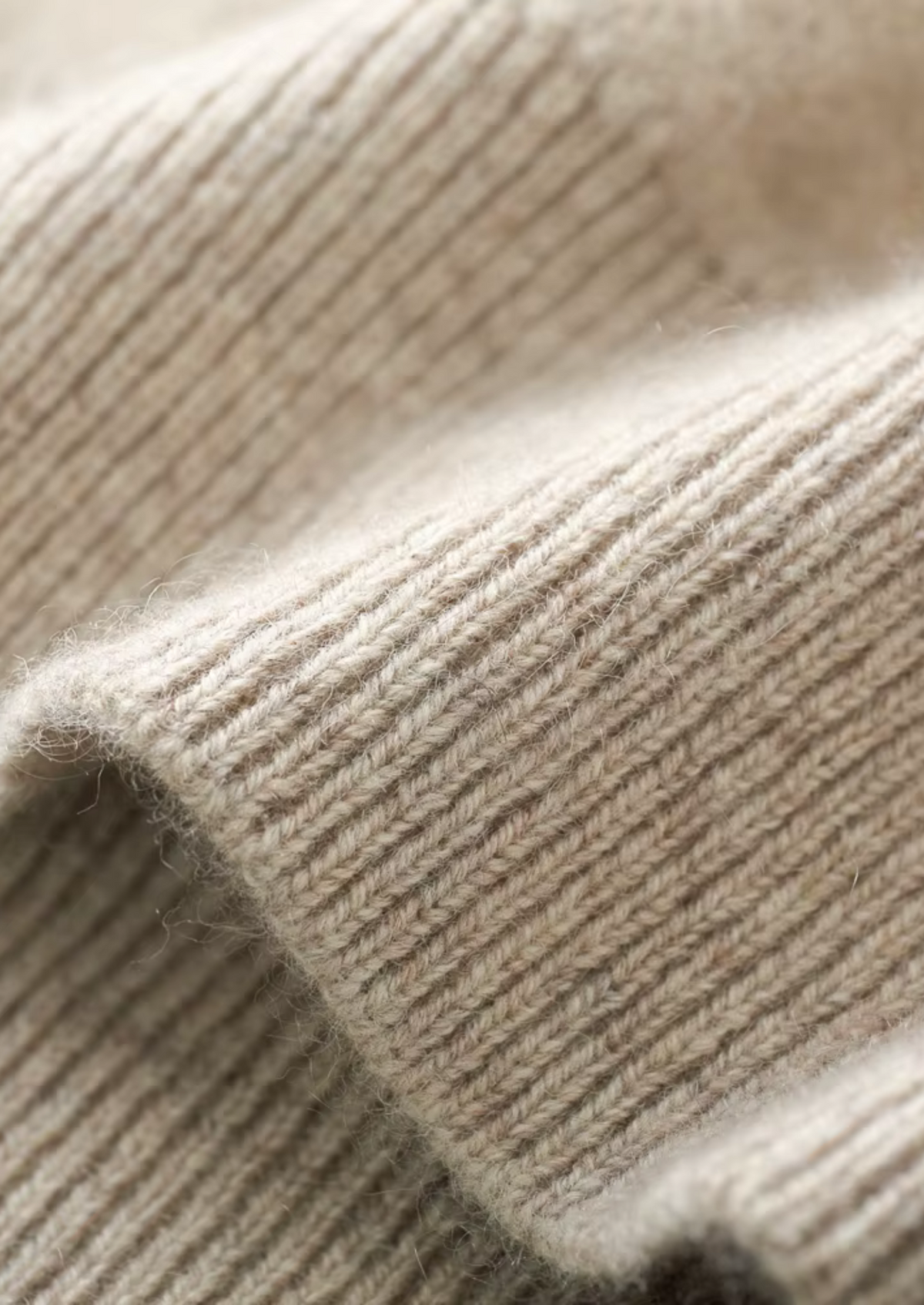 Pure Extra-Fine Merino Wool V-Neck Cardigan | Arventti