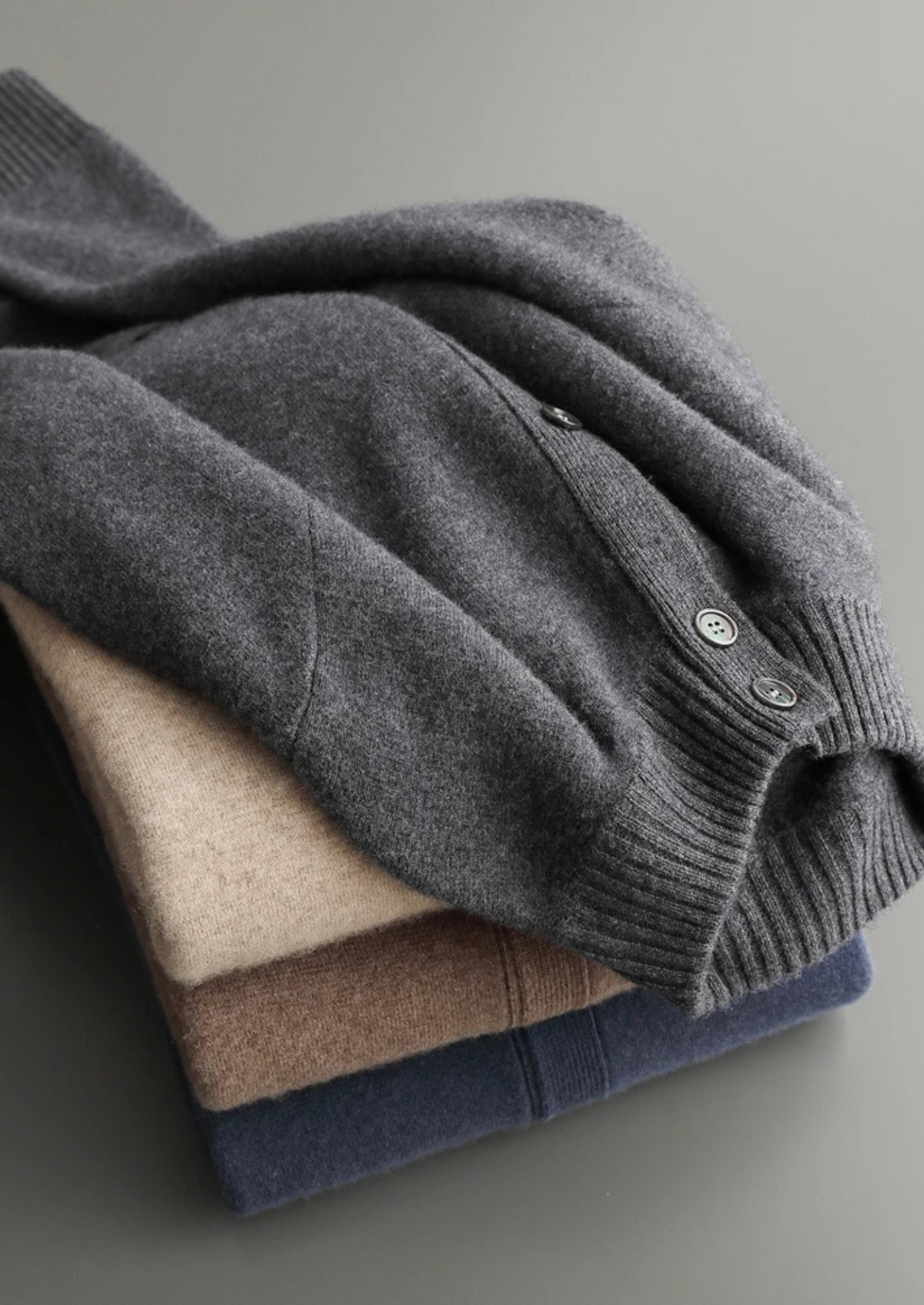 Premium Cashmere Button Cardigan | Arventti