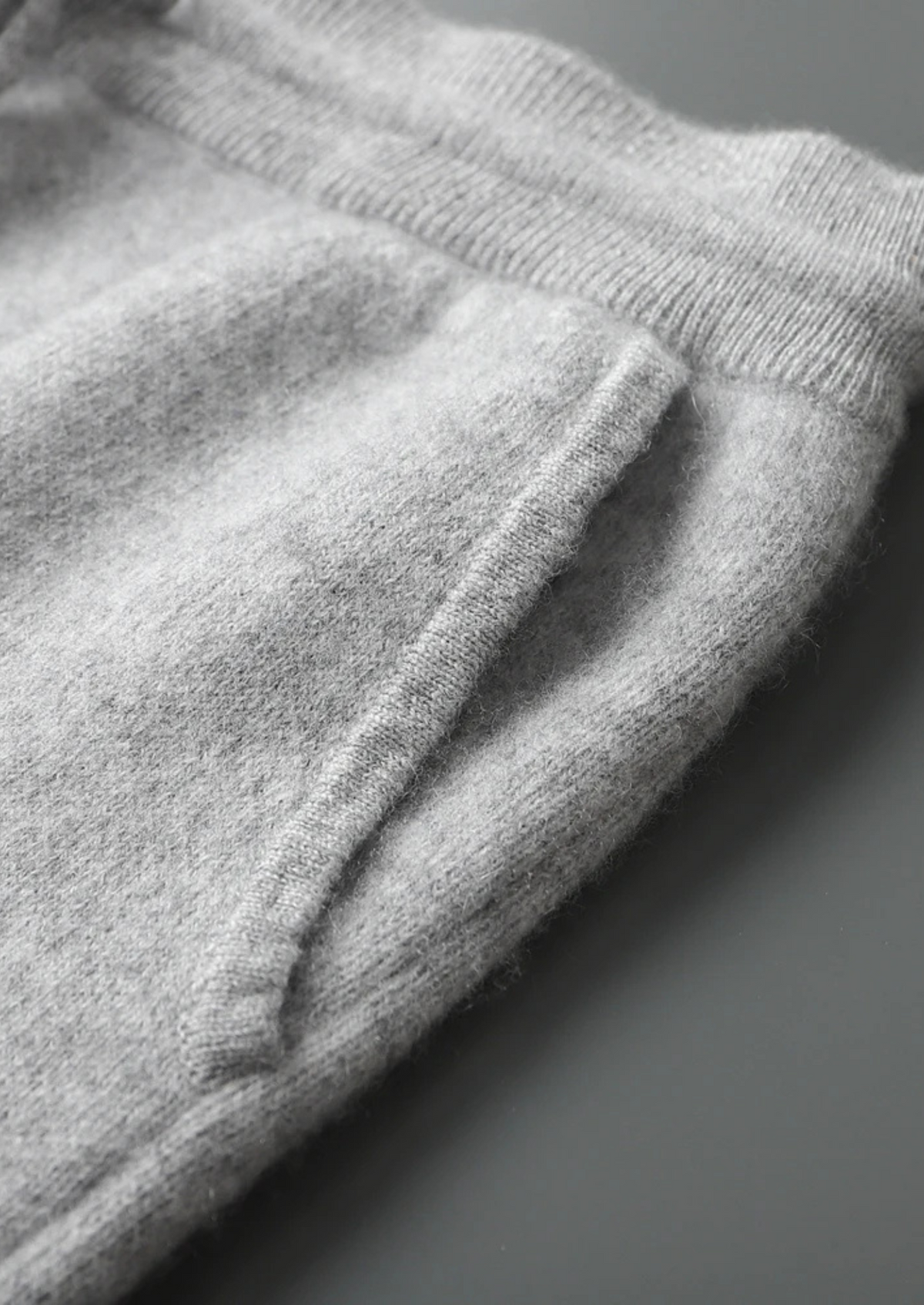 Premium Cashmere Light Gray Alain Leisure Set | Arventti