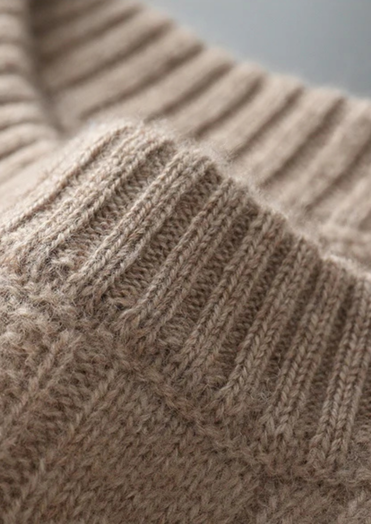 Pure Extra-Fine Merino Wool Cable Crewneck | Arventti