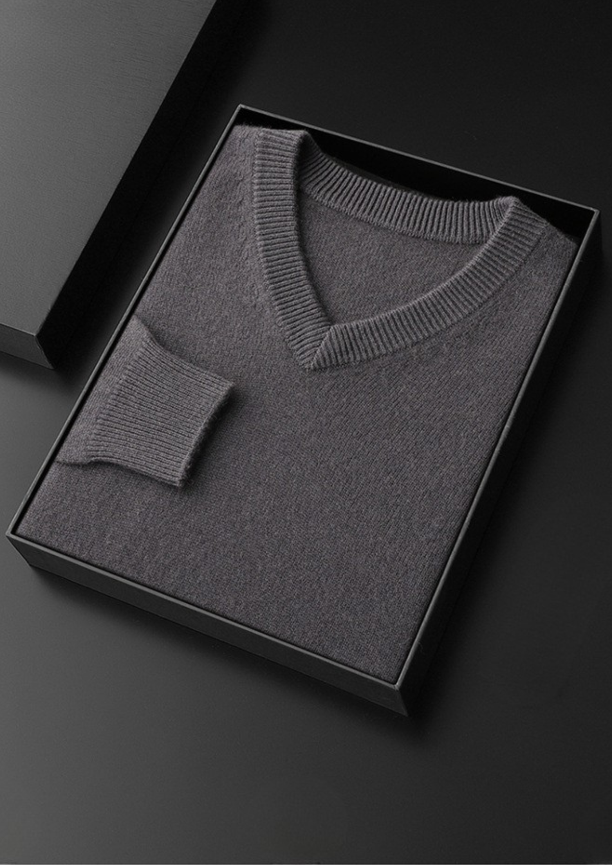 Pure Cashmere Essential V-Neck Sweater | Arventti