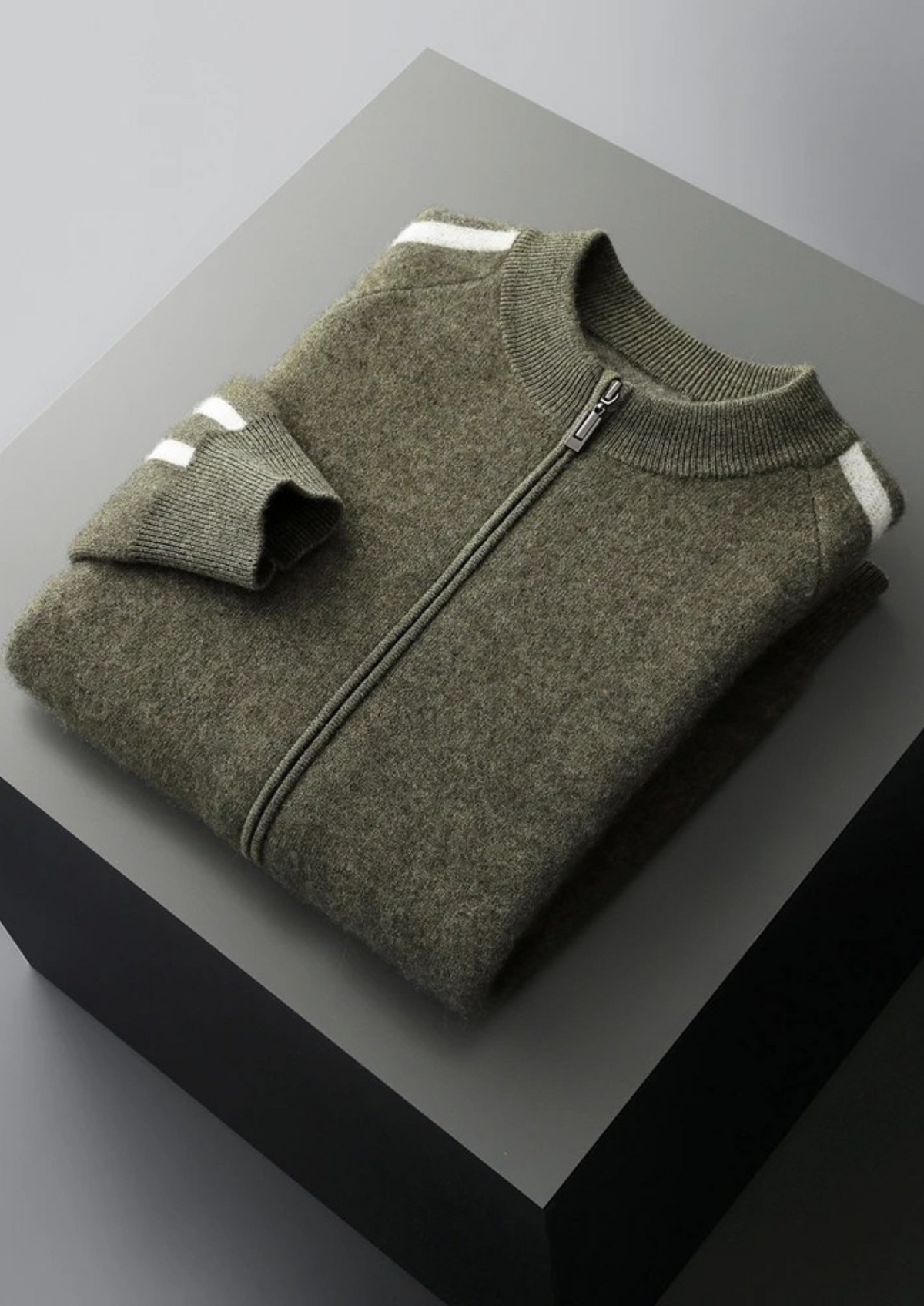 Pure Extra-Fine Merino Wool Striped Cardigan | Arventti