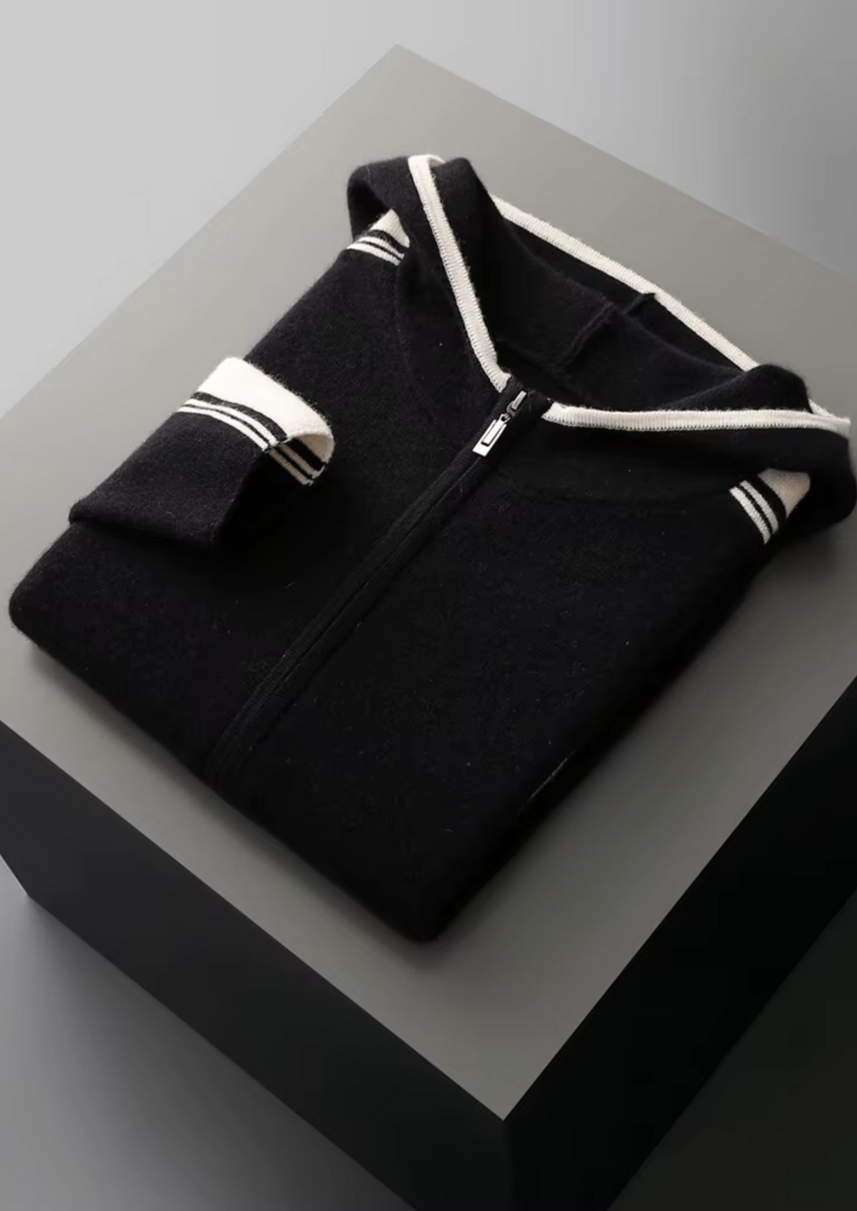Pure Extra-Fine Merino Wool Black Damien Set | Arventti