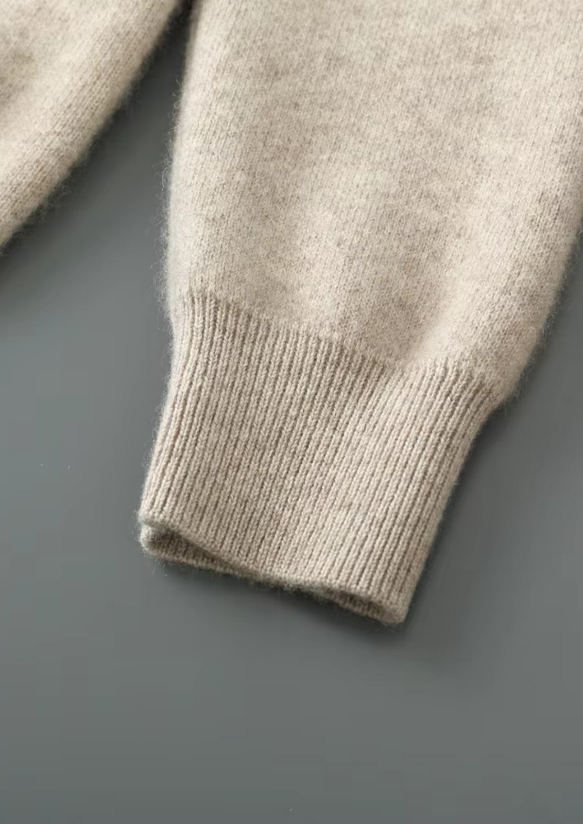 Pure Extra-Fine Merino Wool V-Neck Cardigan | Arventti