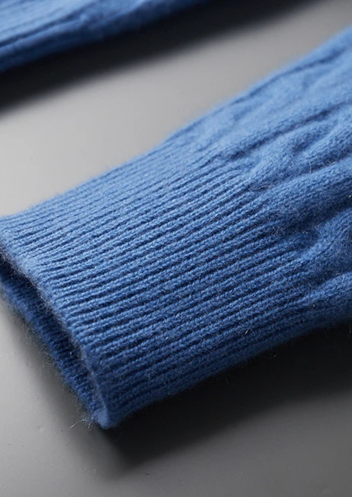 Premium Cashmere Cable Knit Zipper Hoodie | Arventti