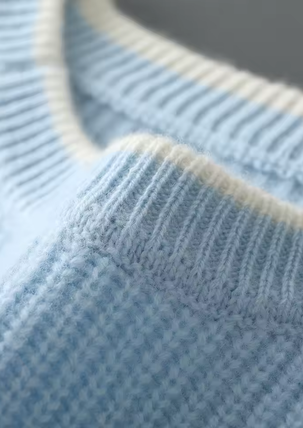 Pure Extra-Fine Merino Wool Two Tone Crewneck | Arventti