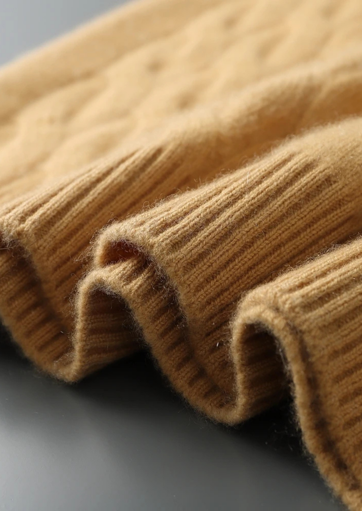 Premium Cashmere Cable Crewneck | Arventti