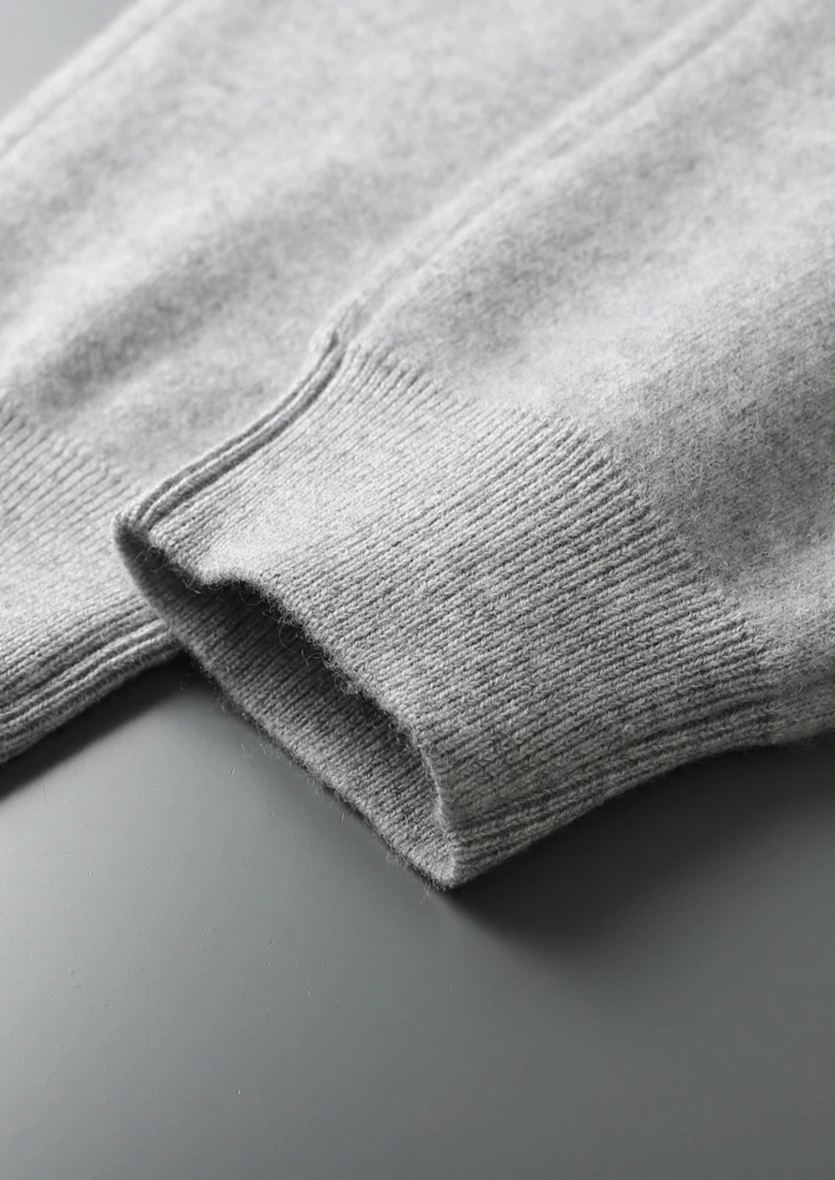 Premium Cashmere Light Gray Alain Leisure Set | Arventti