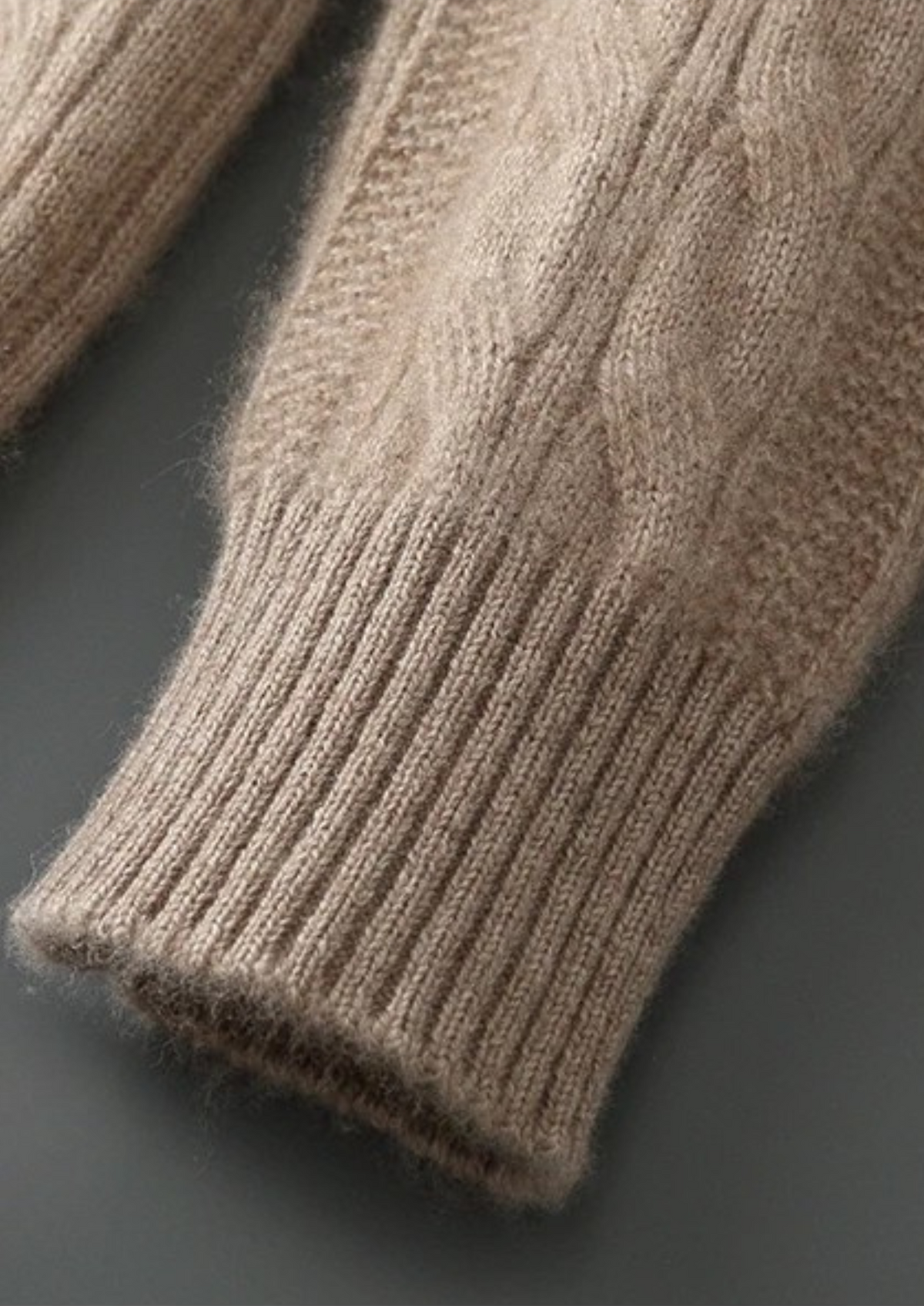 Pure Extra-Fine Merino Wool Cable Crewneck | Arventti
