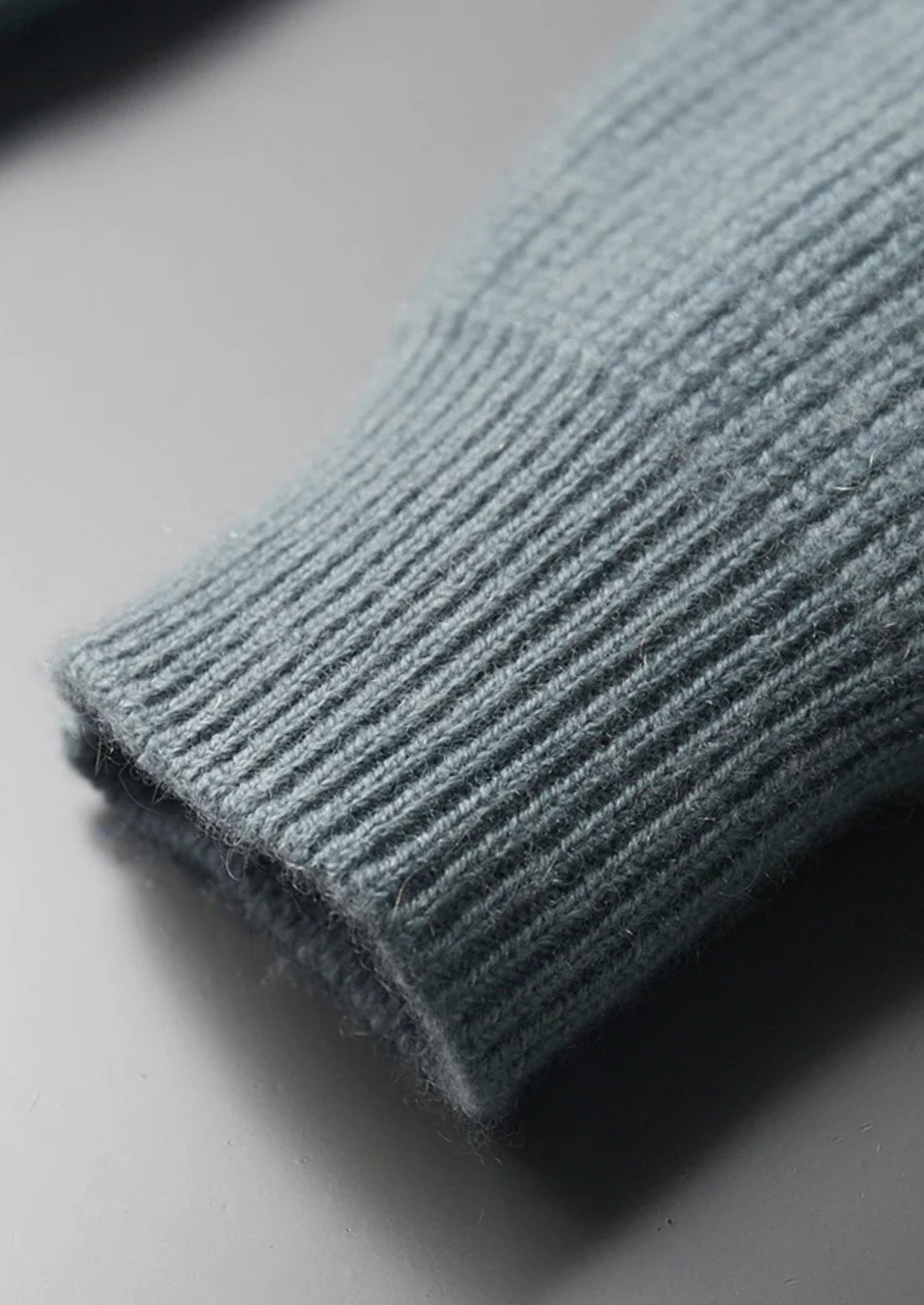 Premium Cashmere Ribbed Cardigan | Arventti