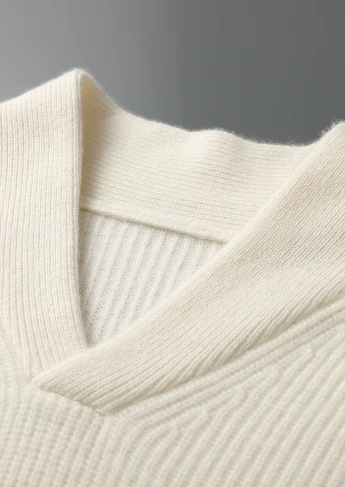 Premium Cashmere Ribbed V-Neck Sweater | Arventti