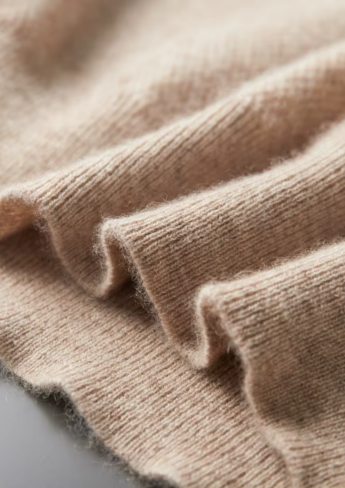 Premium Cashmere Classic Henley Sweater | Arventti