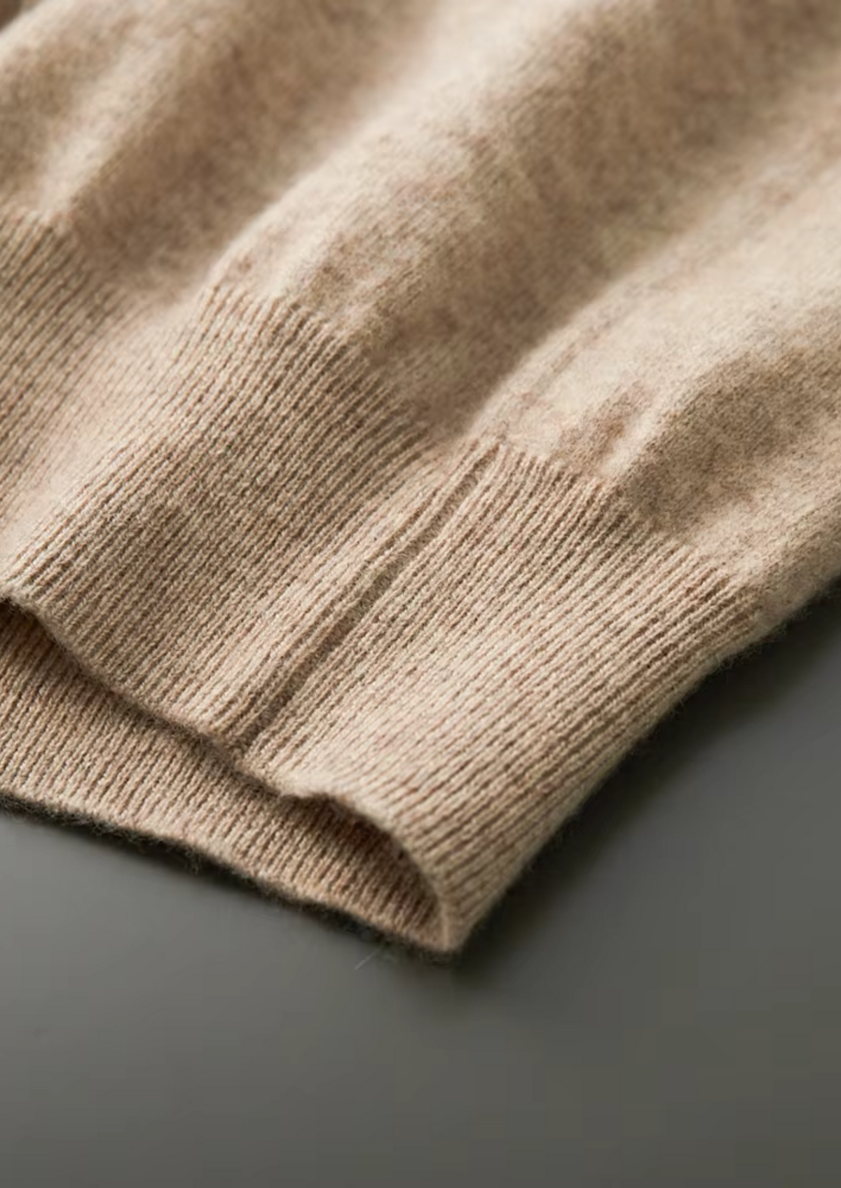 Pure Extra-Fine Merino Wool Classic V-Neck Sweater | Arventti