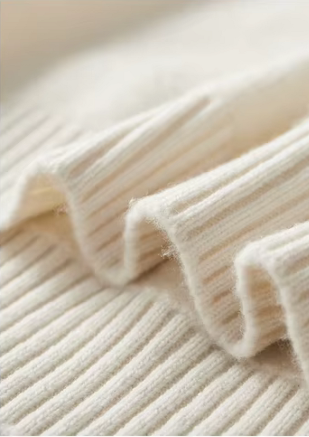 Pure Extra-Fine Merino Wool Classic Button Sweater | Arventti