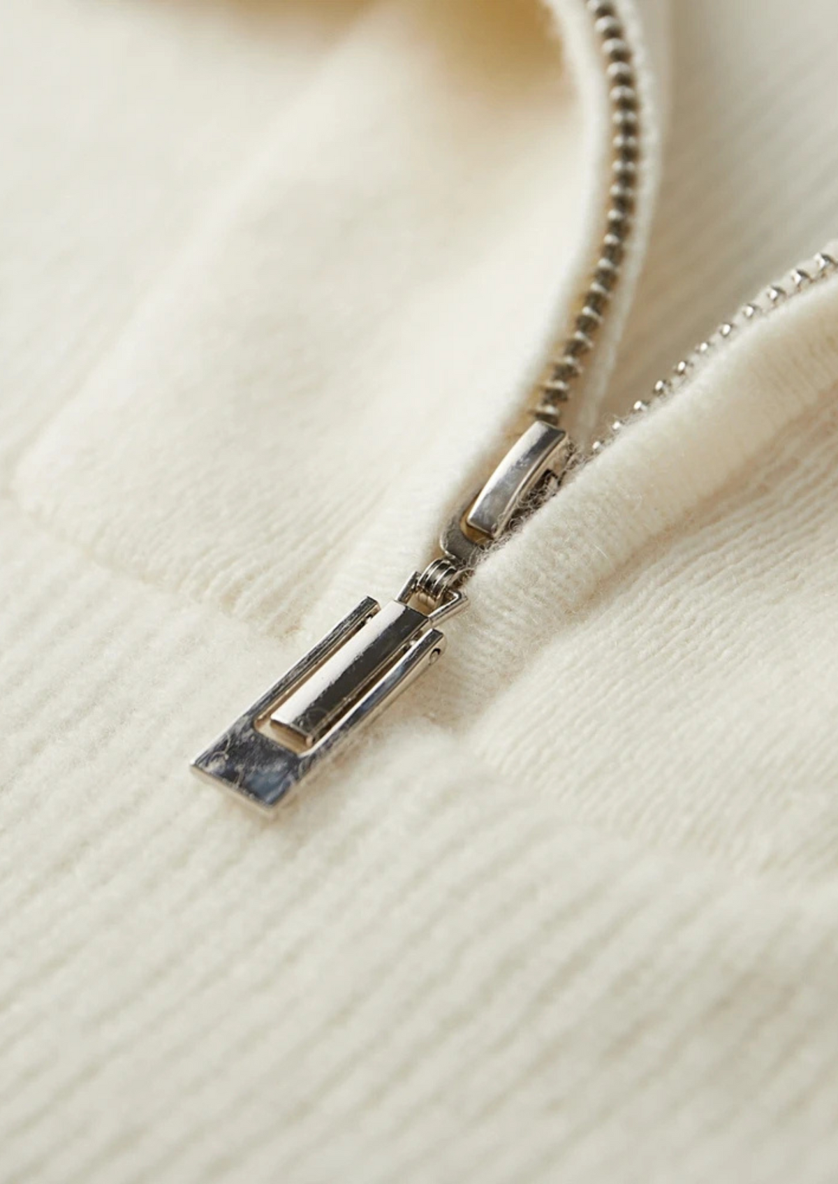 Premium Cashmere Ribbed Half-Zip Sweater | Arventti