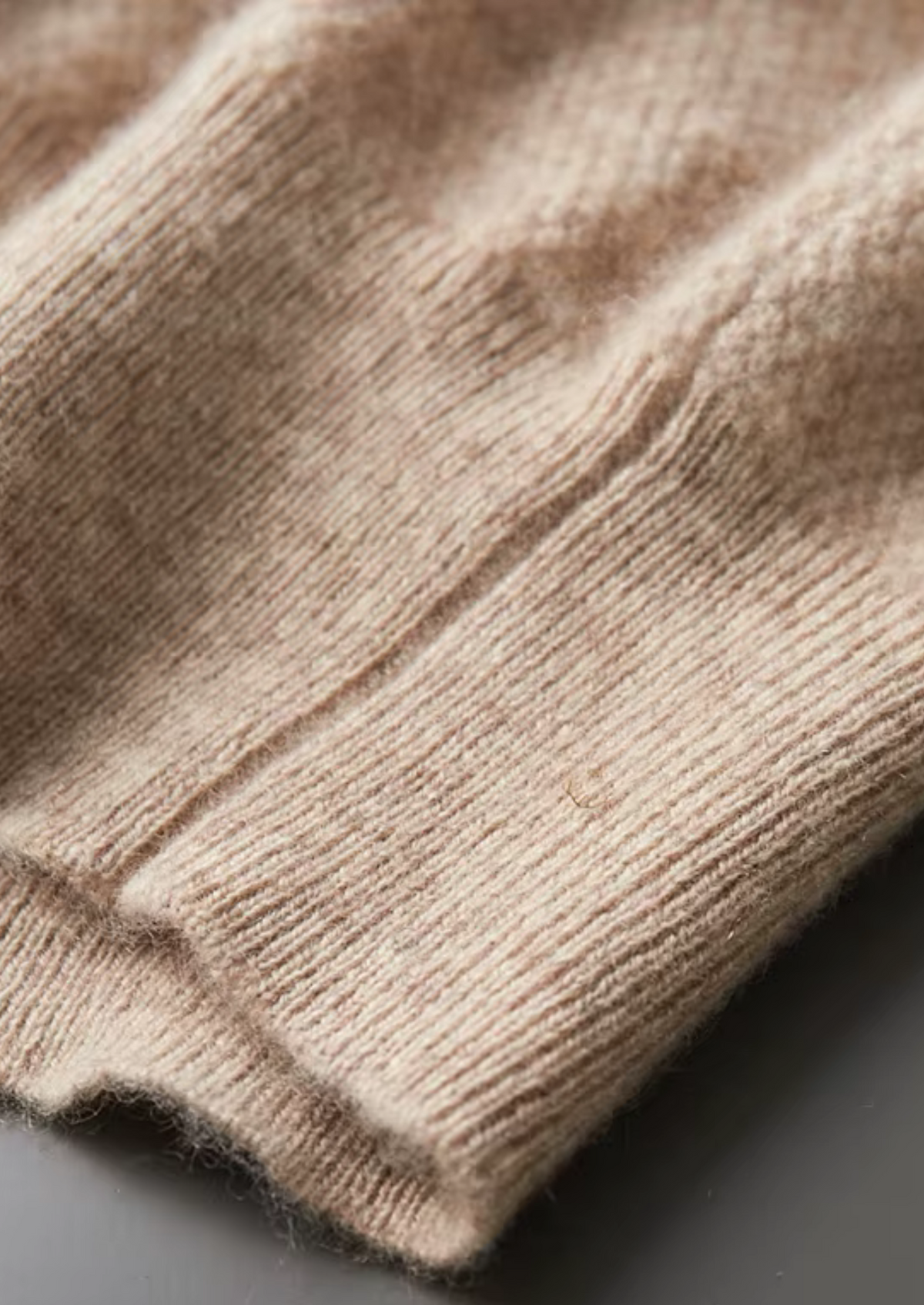 Premium Cashmere Classic Henley Sweater | Arventti