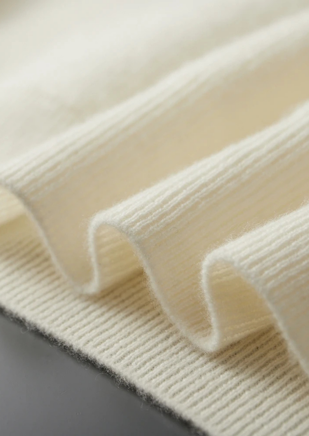 Premium Cashmere Ribbed Half-Zip Sweater | Arventti