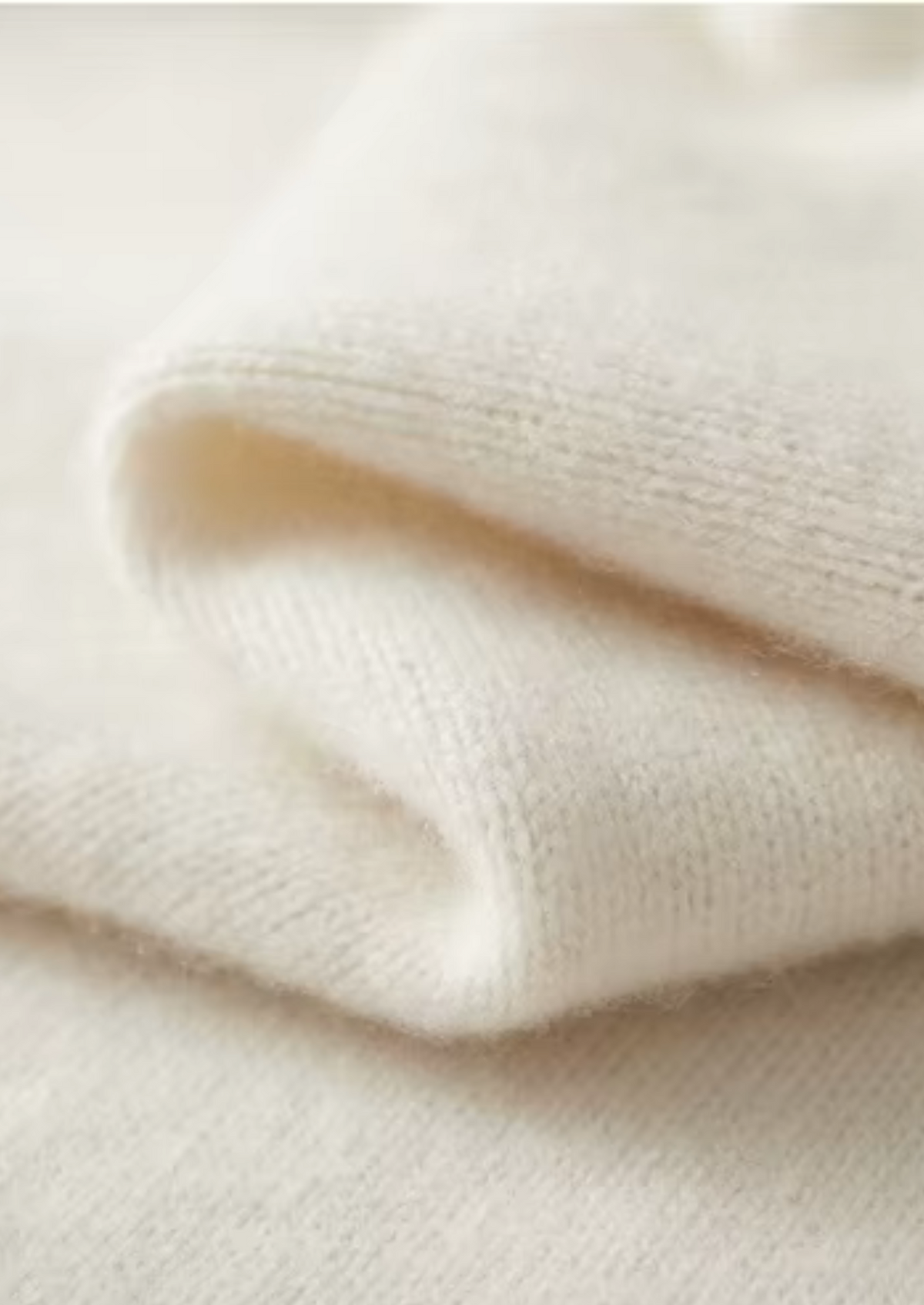 Pure Extra-Fine Merino Wool Classic Button Sweater | Arventti