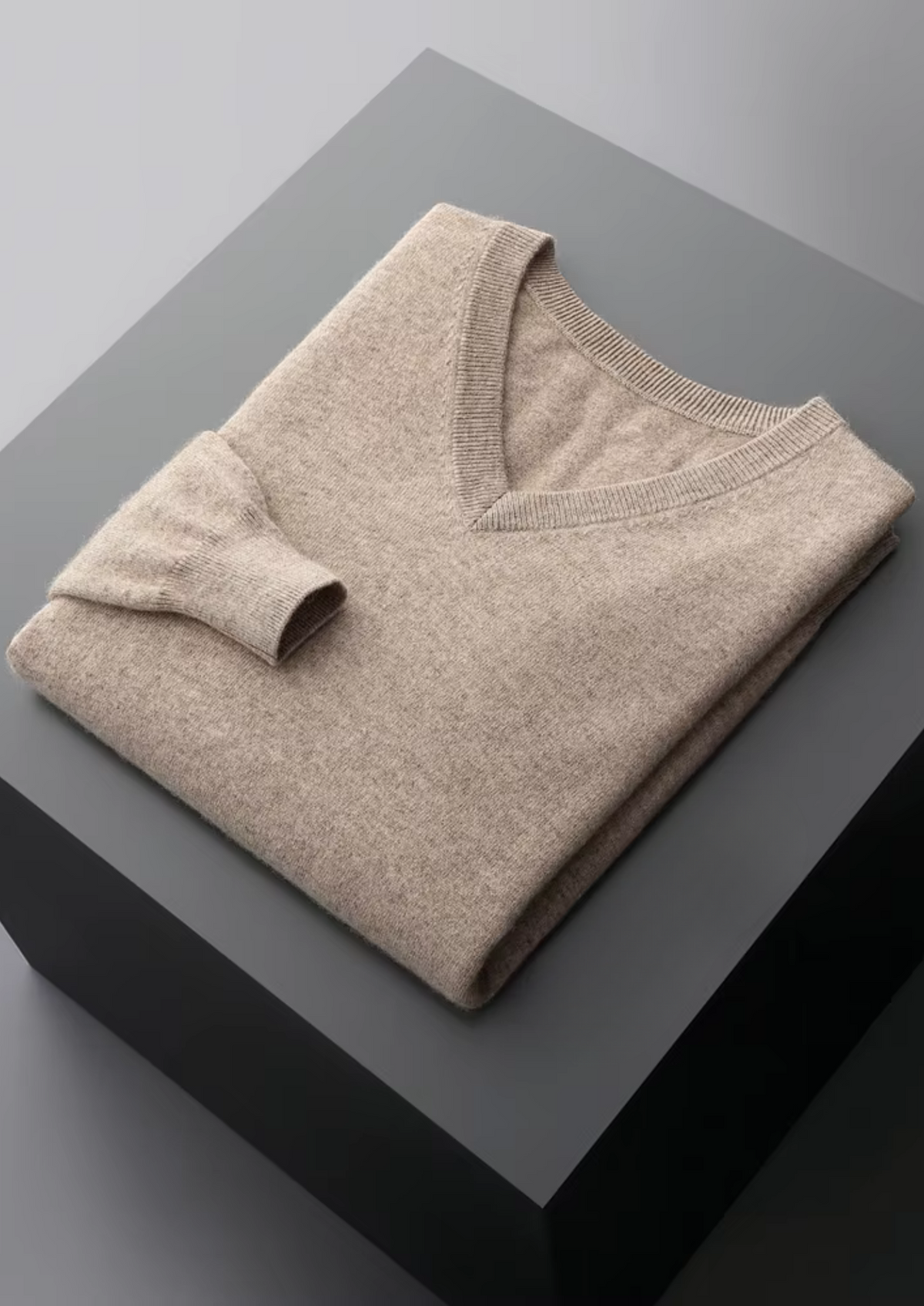 Pure Extra-Fine Merino Wool Classic V-Neck Sweater | Arventti