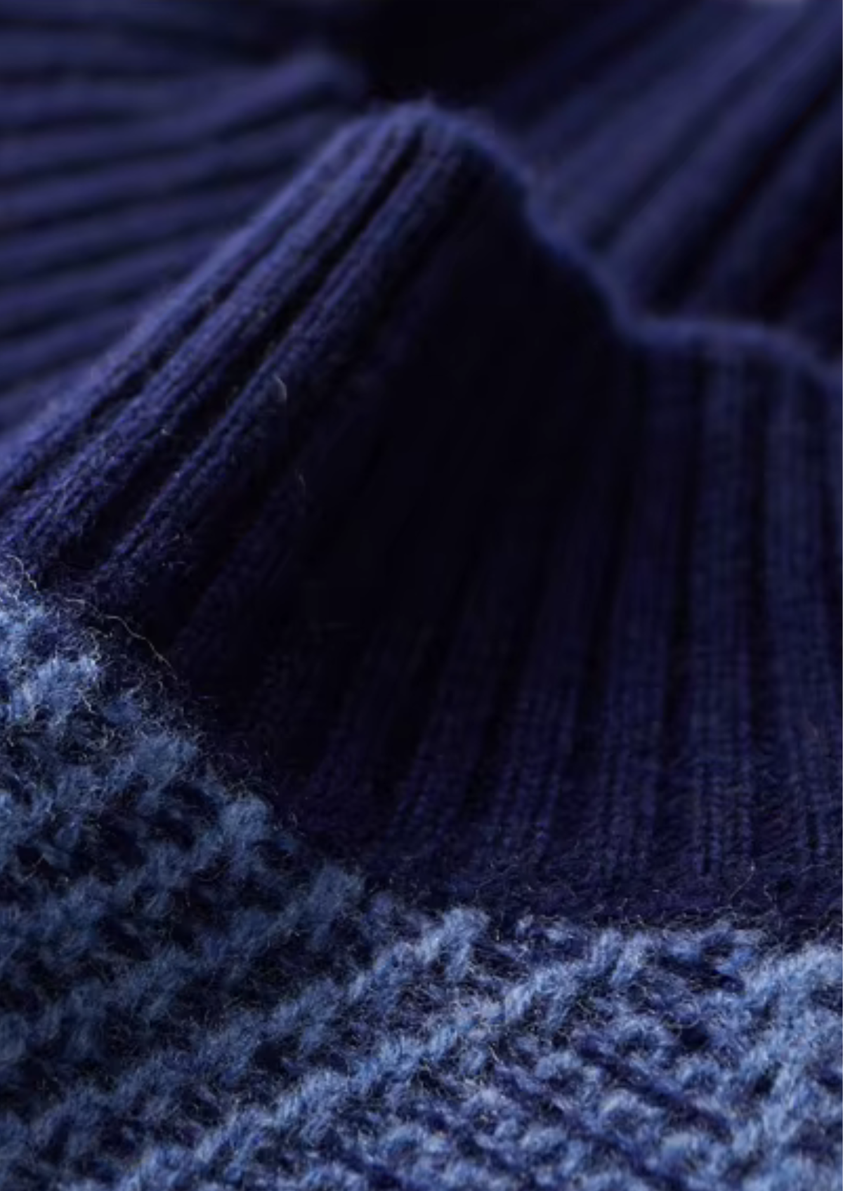 Pure Extra-Fine Merino Wool Two Tone Patterned Mockneck | Arventti