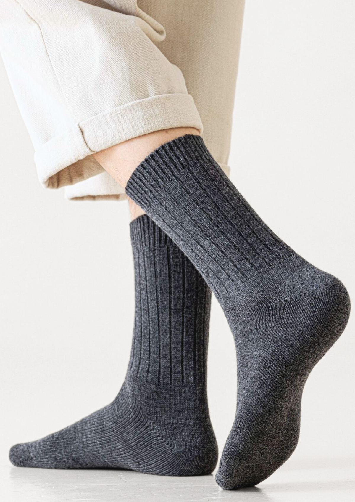 Ivory Ultra-Soft Ribbed Merino Wool Socks | Arventti