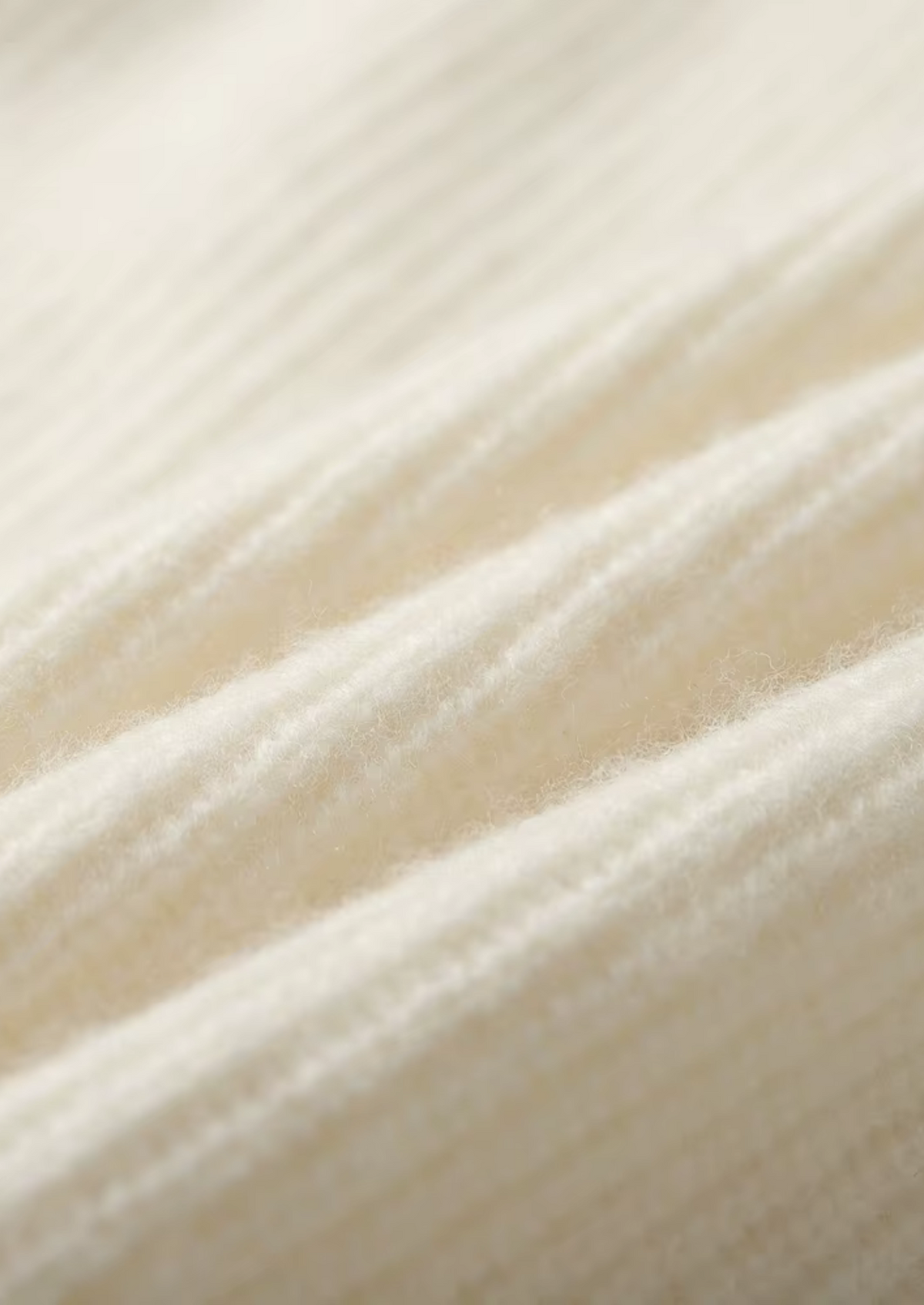 Premium Cashmere Ribbed V-Neck Sweater | Arventti