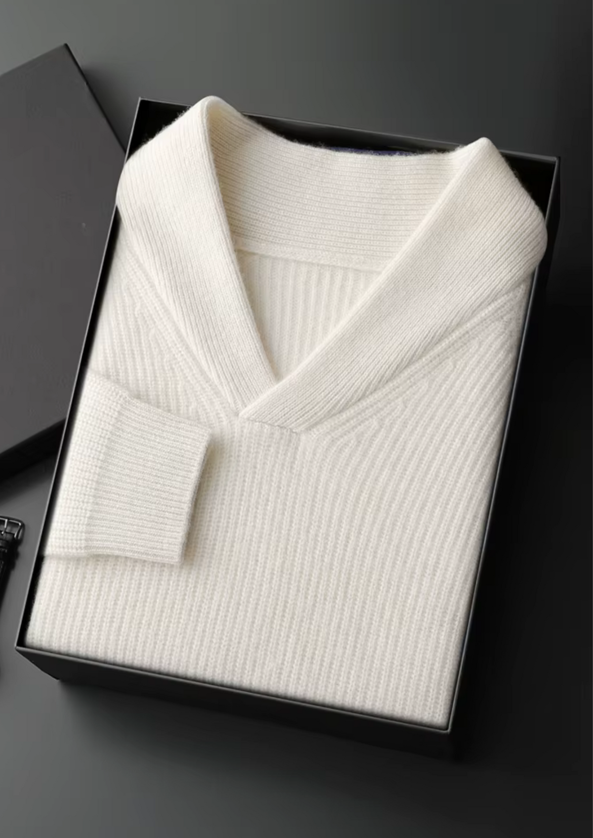 Premium Cashmere Ribbed V-Neck Sweater | Arventti