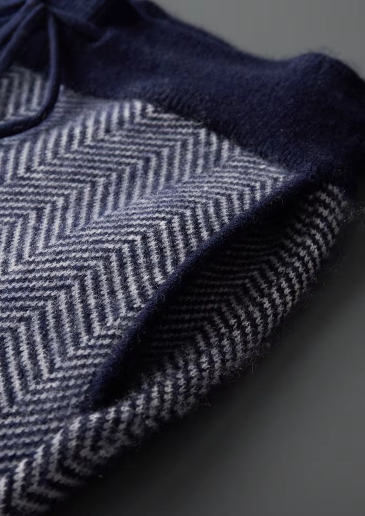 Pure Extra-Fine Merino Wool Navy Blue Herringbone Set | Arventti