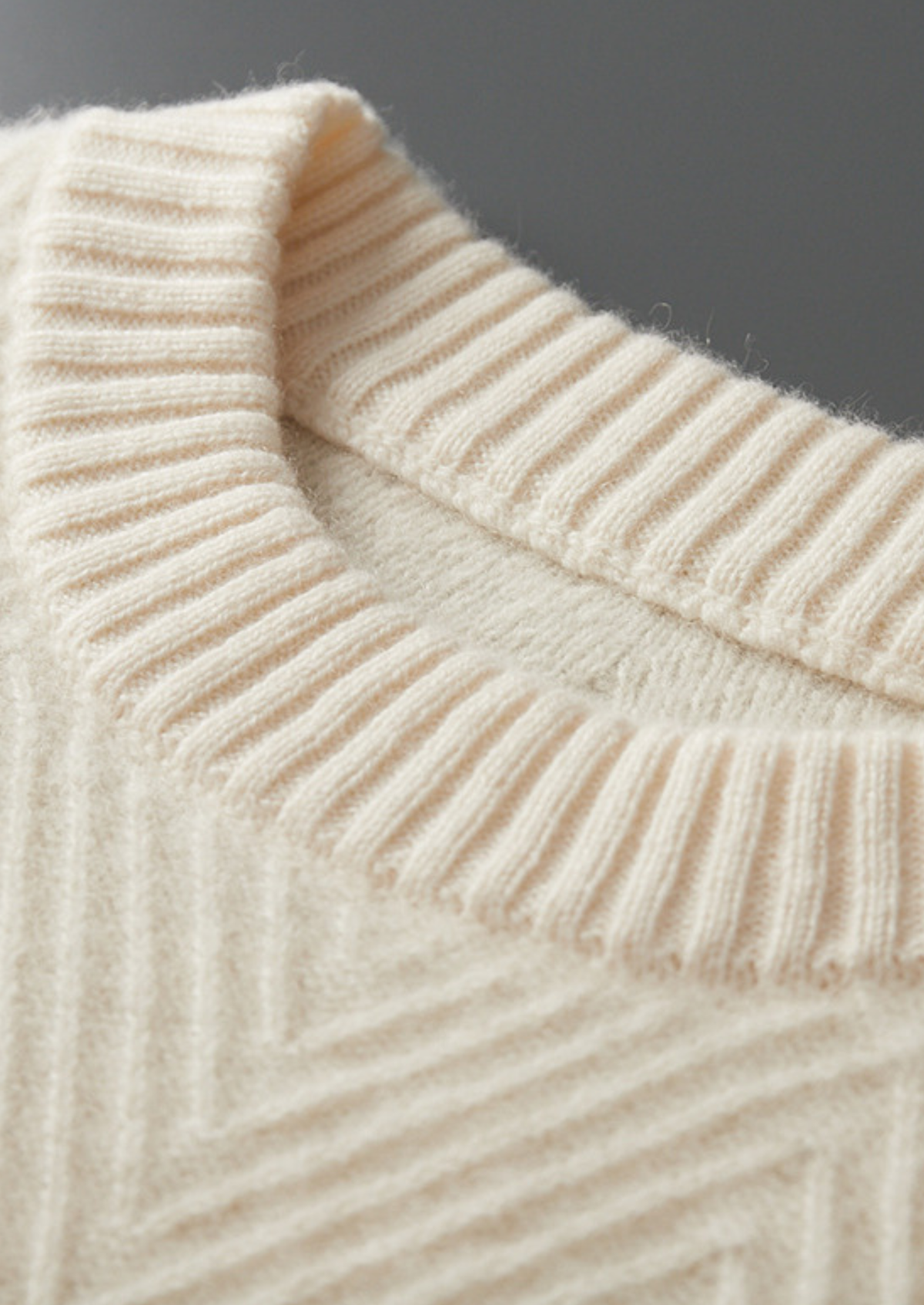 Pure Cashmere Ivory Herringbone Crewneck | Arventti