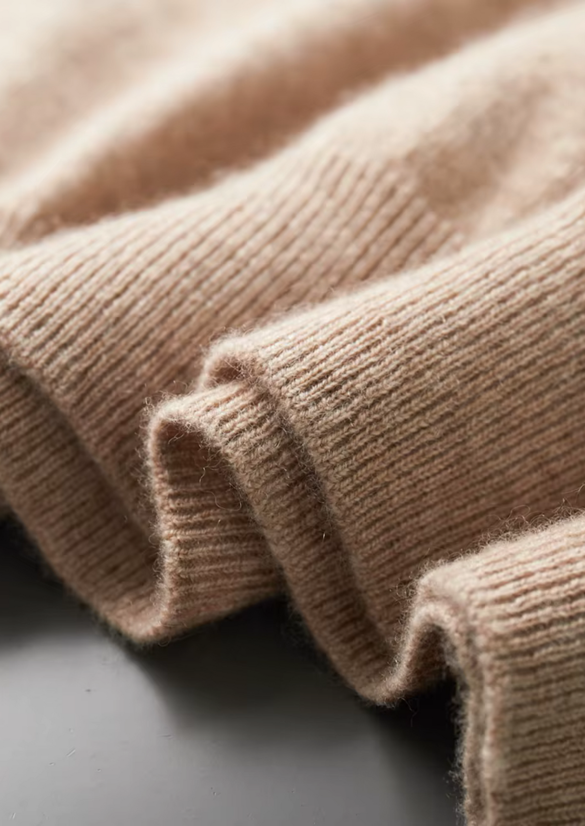 Premium Cashmere Classic Crewneck T-Shirt - Light Beige | Arventti