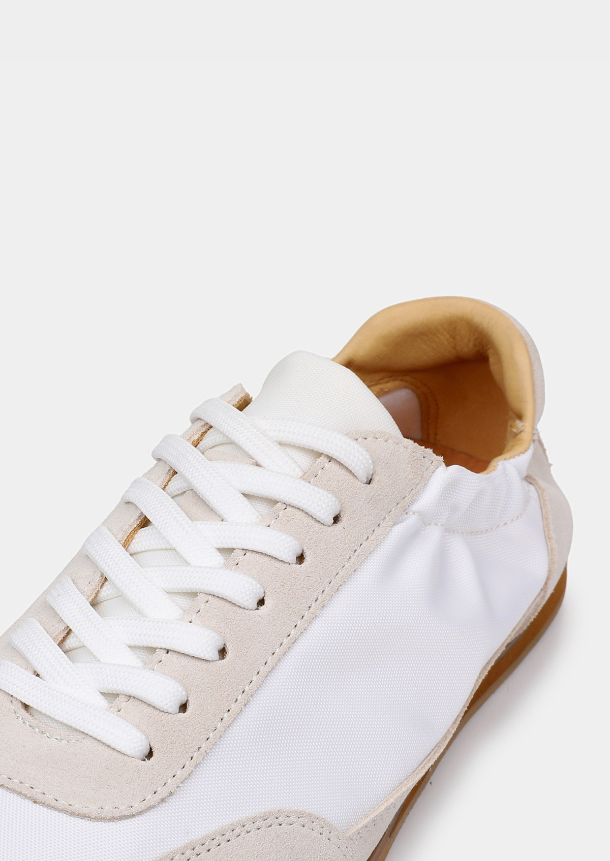 Monaco Ivory Hybrid Retro Runner | Arventti