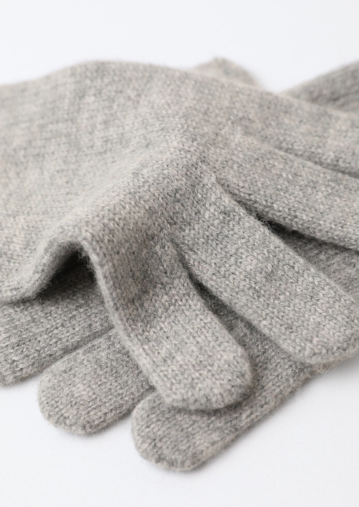 Pure Extra-Fine Merino Wool Wintertime Essentials - Light Gray | Arventti
