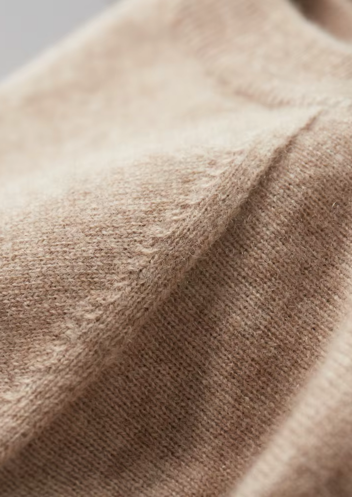 Premium Cashmere Classic Crewneck T-Shirt - Light Beige | Arventti