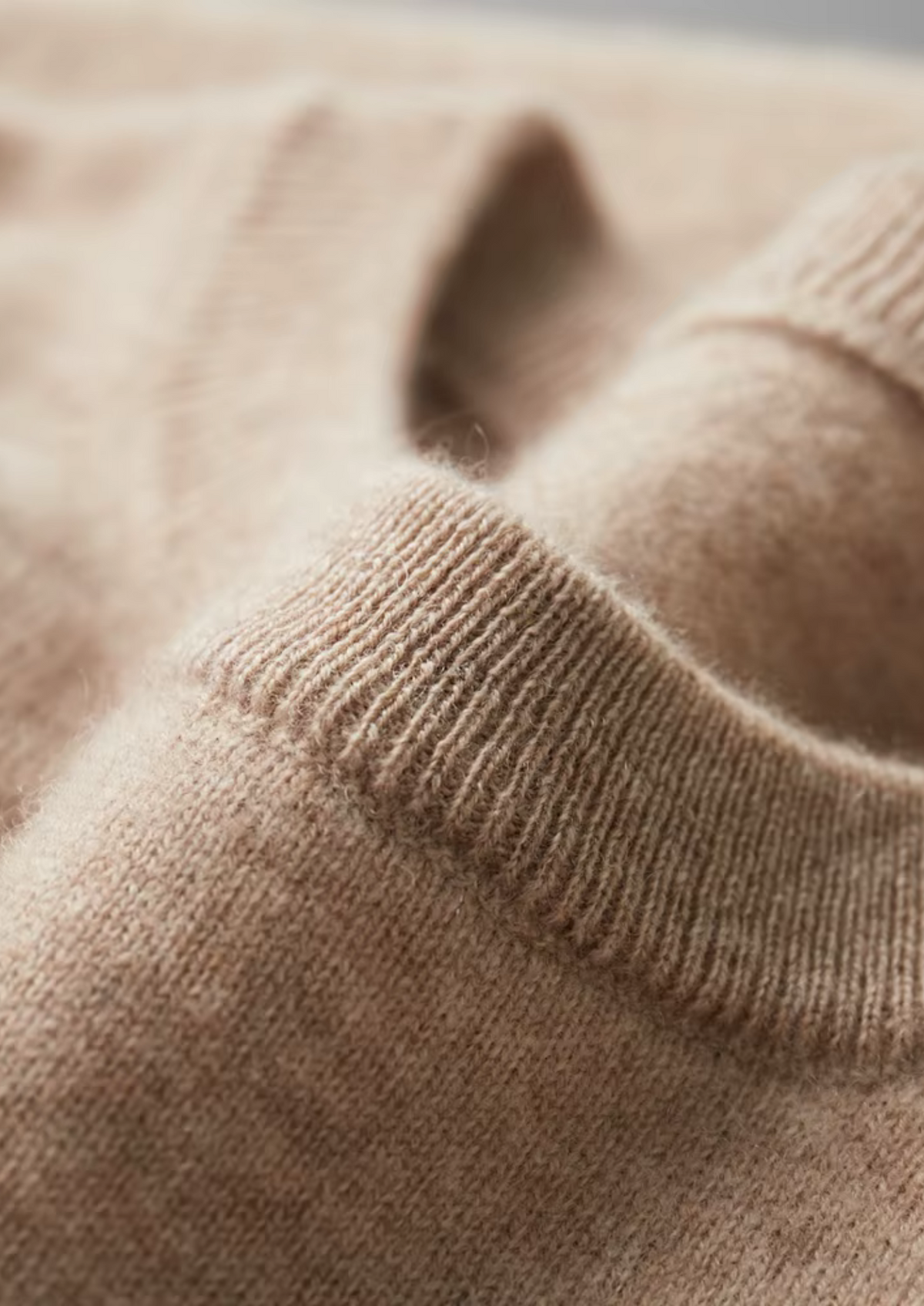Premium Cashmere Classic Crewneck T-Shirt - Light Beige | Arventti