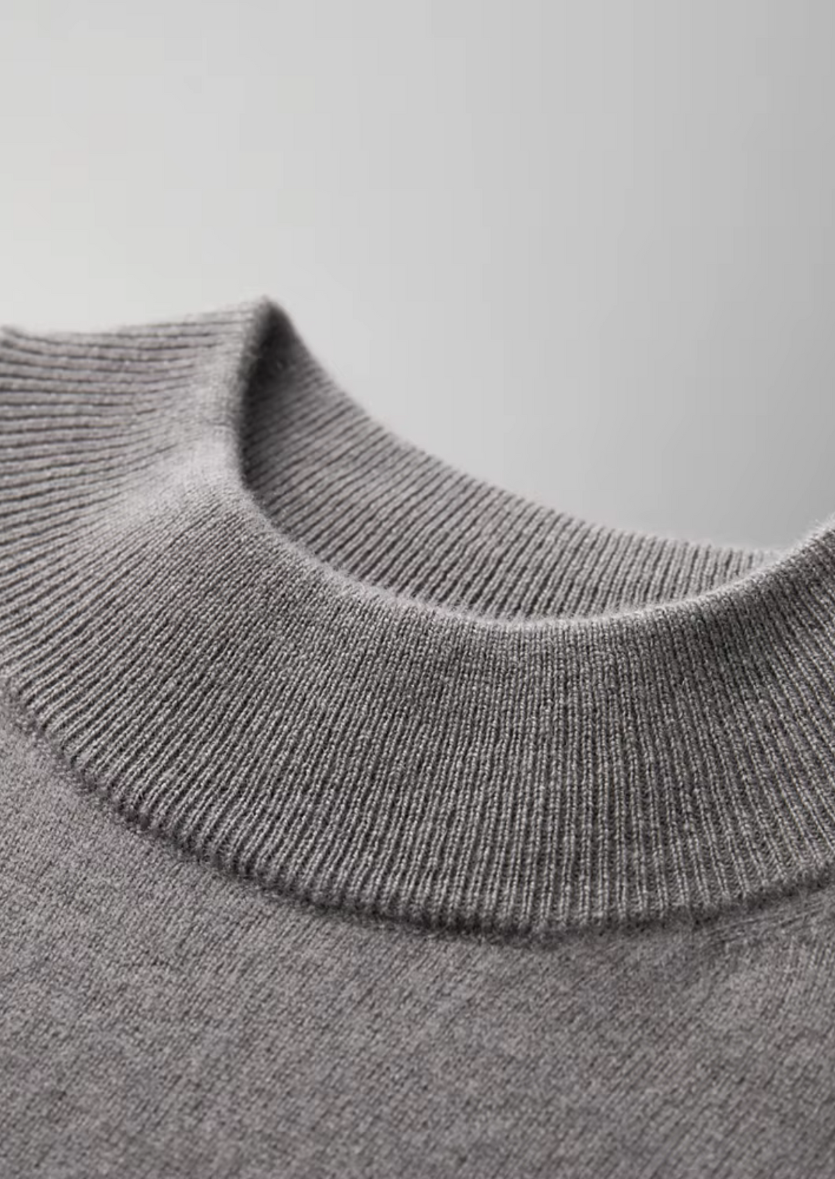 Premium Cashmere Mock Neck T-Shirt | Arventti