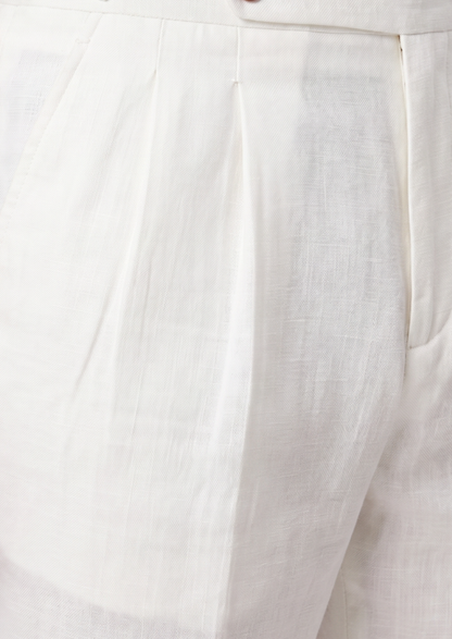 White Pleated Linen Seaside Shorts | Arventti