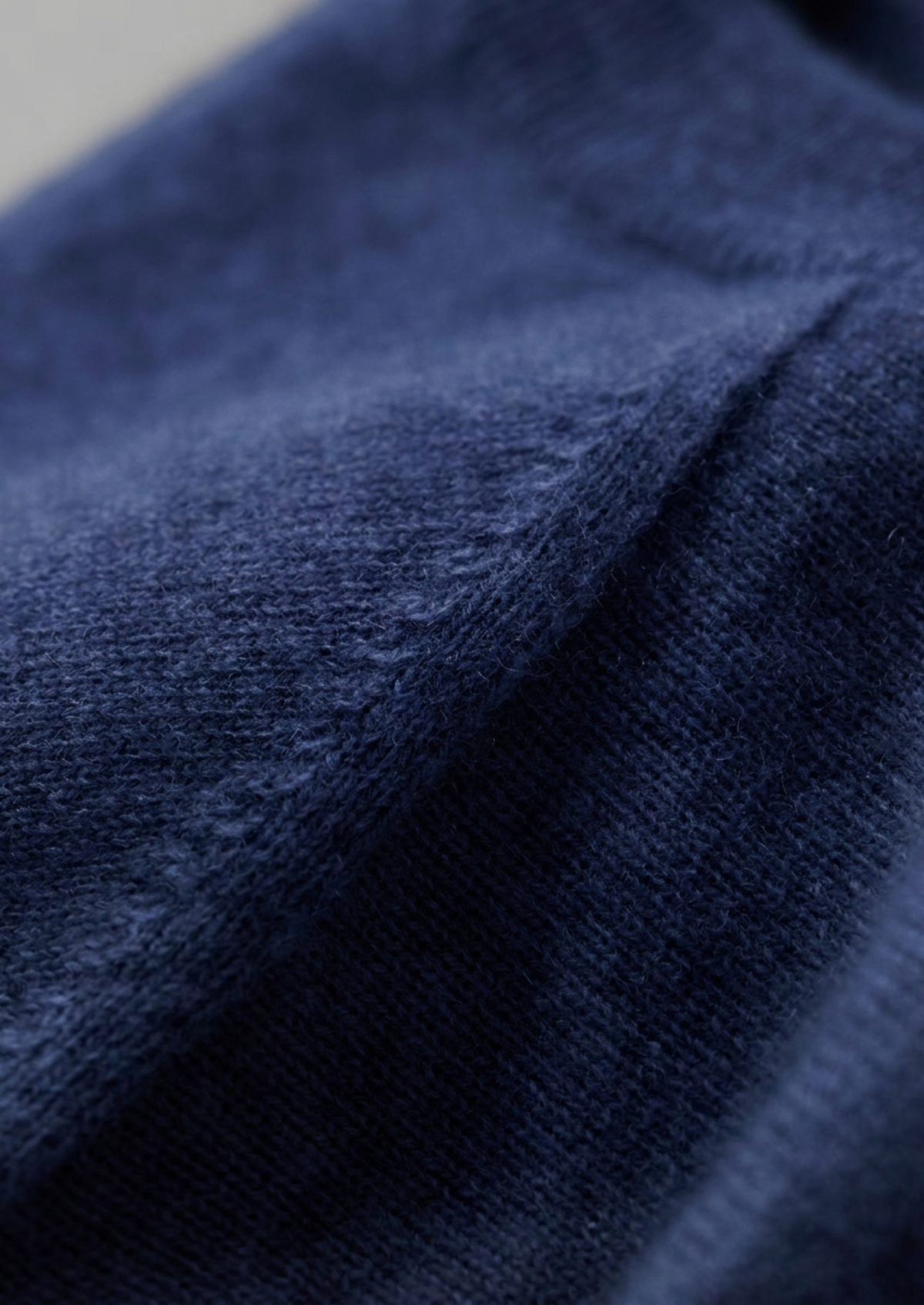 Premium Cashmere Classic Crewneck T-Shirt - Navy Blue | Arventti