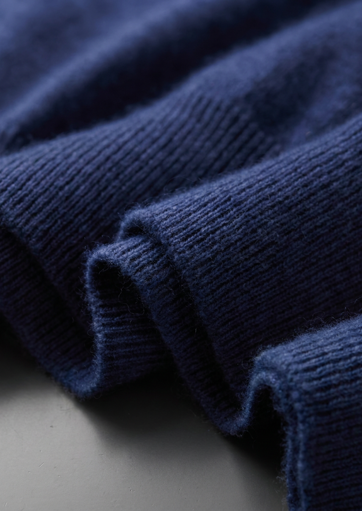 Premium Cashmere Classic Crewneck T-Shirt - Navy Blue | Arventti