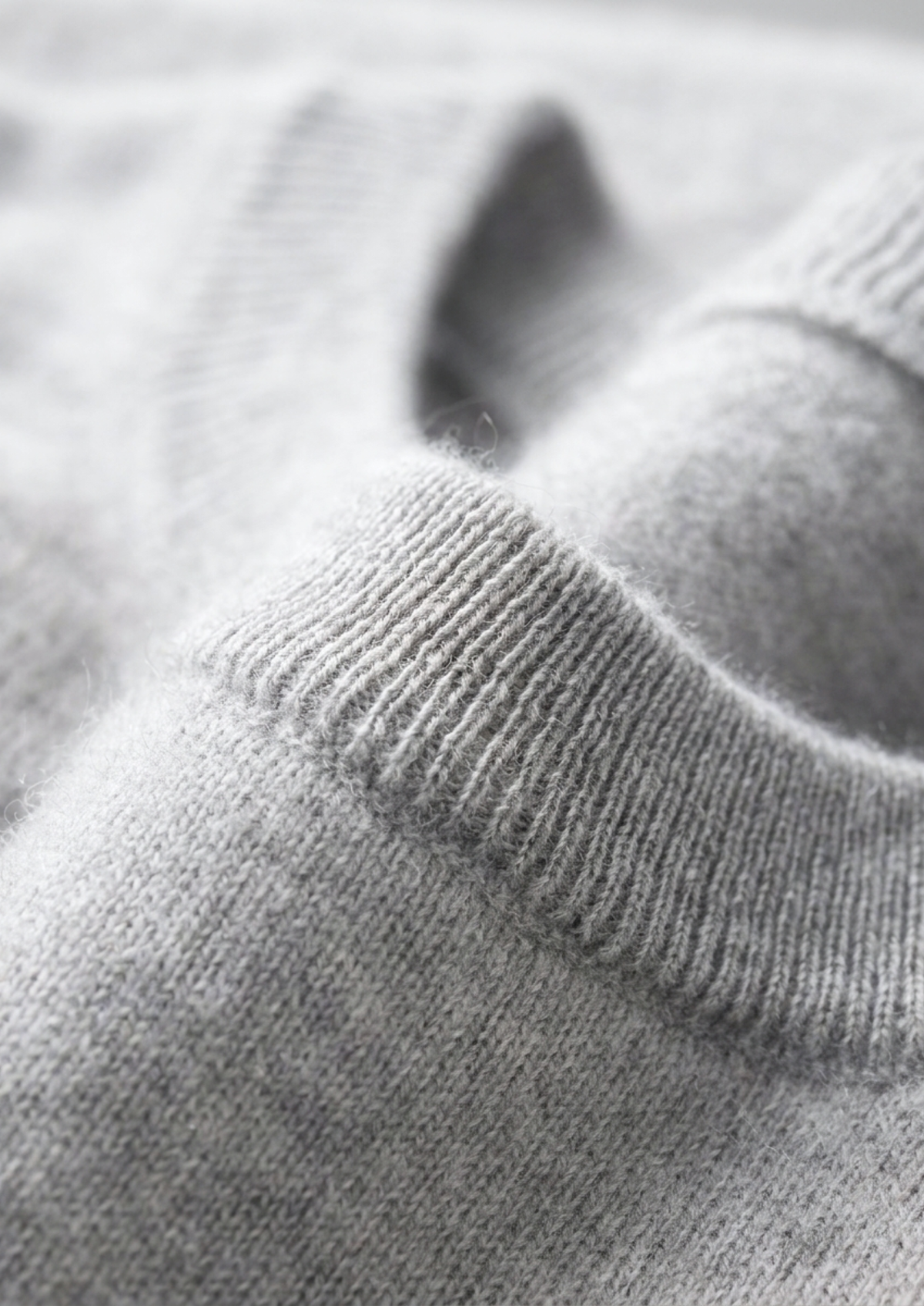 Premium Cashmere Classic Crewneck T-Shirt - Light Gray | Arventti