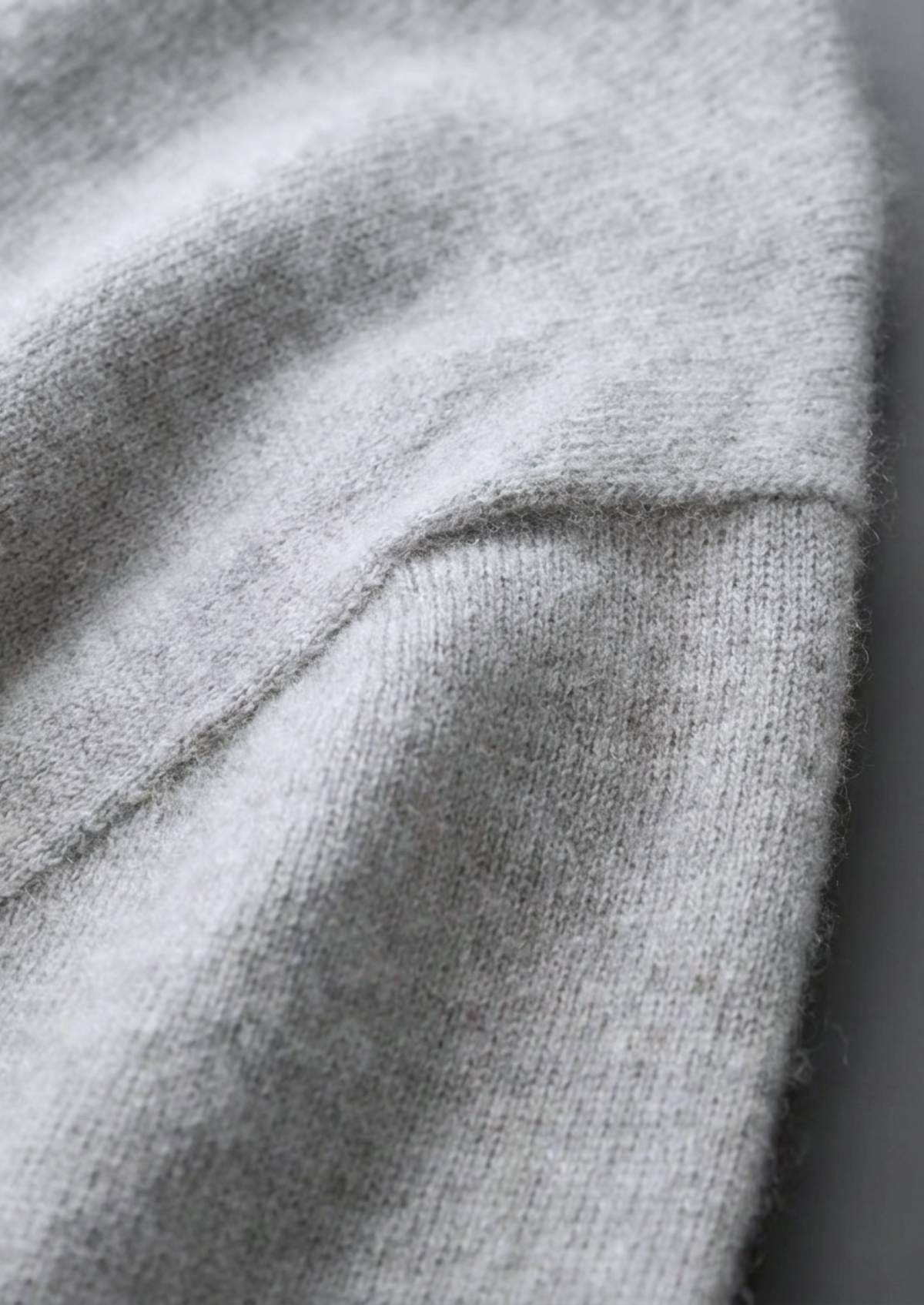 Premium Cashmere Classic Crewneck T-Shirt - Light Gray | Arventti