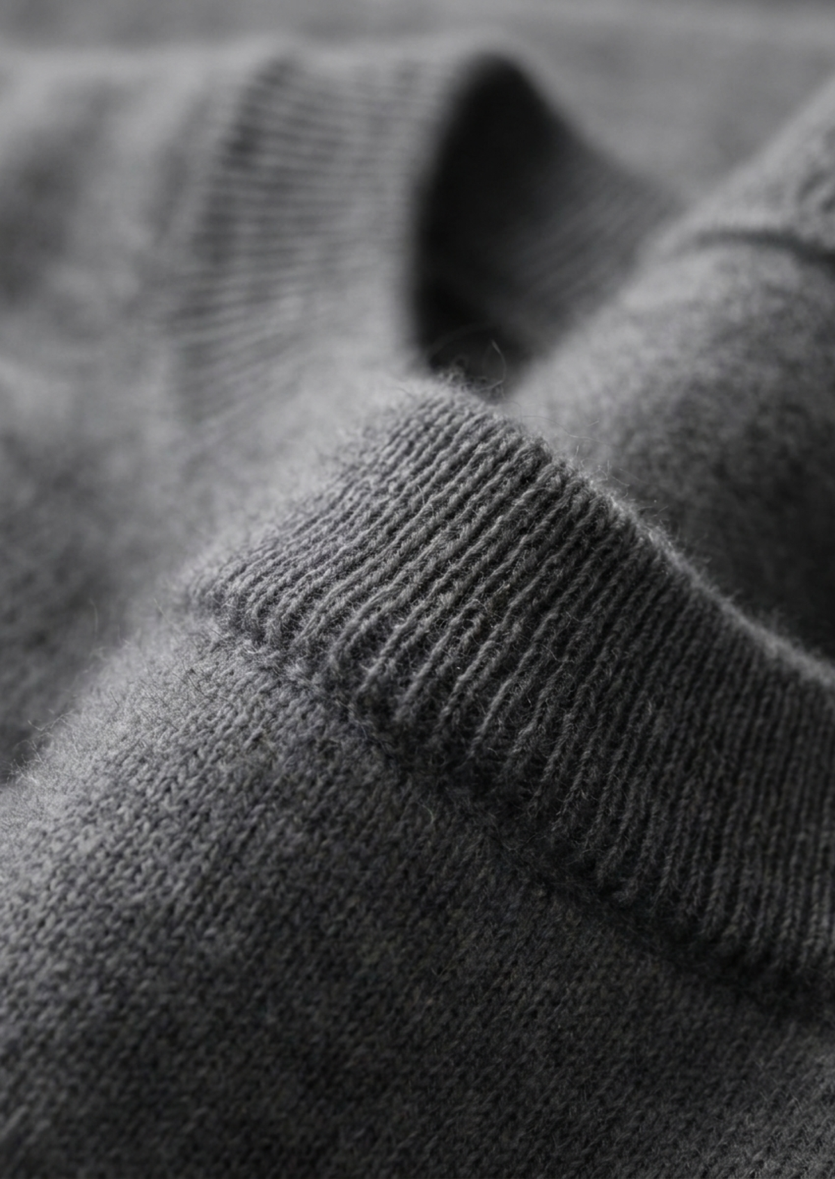 Premium Cashmere Classic Crewneck T-Shirt - Dark Gray | Arventti