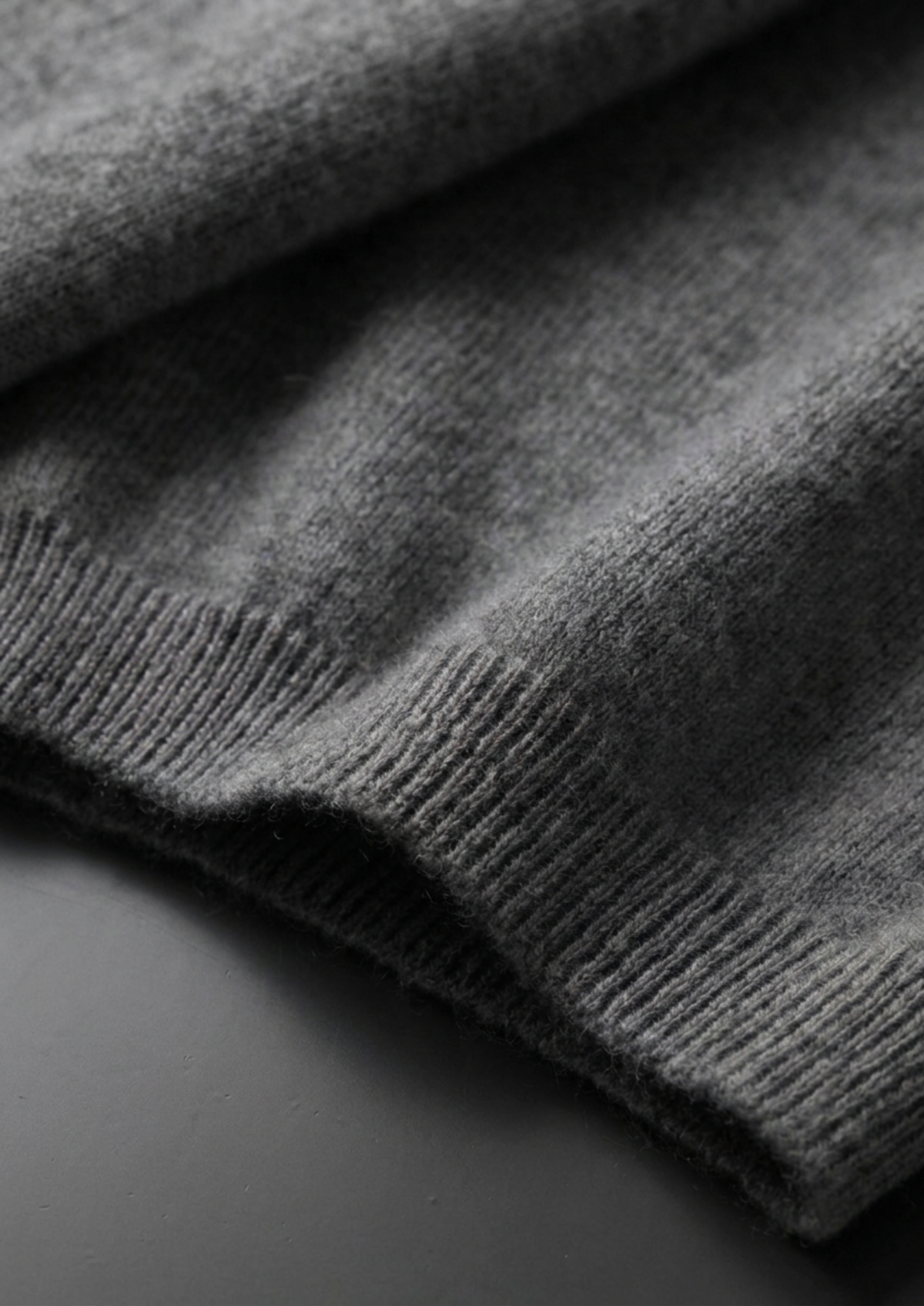 Premium Cashmere Classic Crewneck T-Shirt - Dark Gray | Arventti