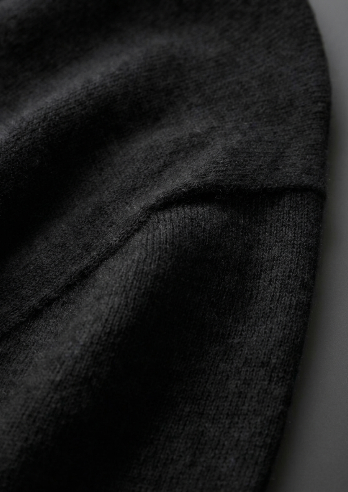 Premium Cashmere Classic Crewneck T-Shirt - Black | Arventti